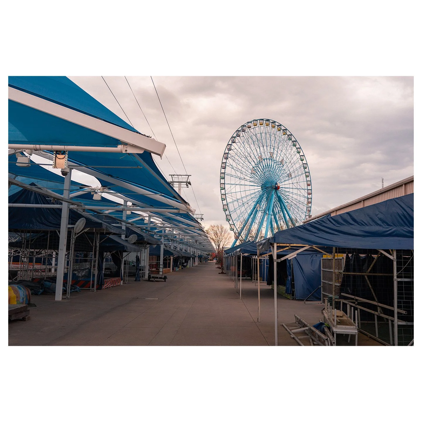 Arrived early for the festival and the fairgrounds were still empty.

#urbanphotography #architecturephotography #lightandshadow #quietplaces #dallasphotography #leica #fairgrounds #texasphotography