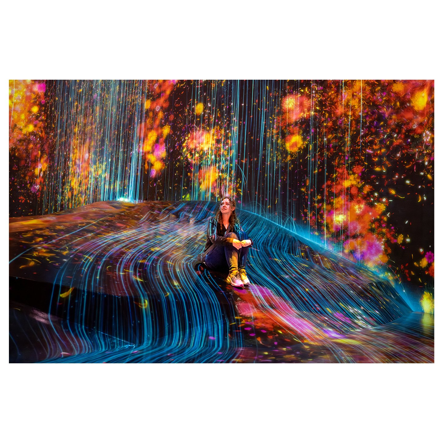 Immersive art w/ @mims.cho 

#immersiveart #teamlab #borderless #tokyo #japan #travel #light #colors #fujifilm #23mm