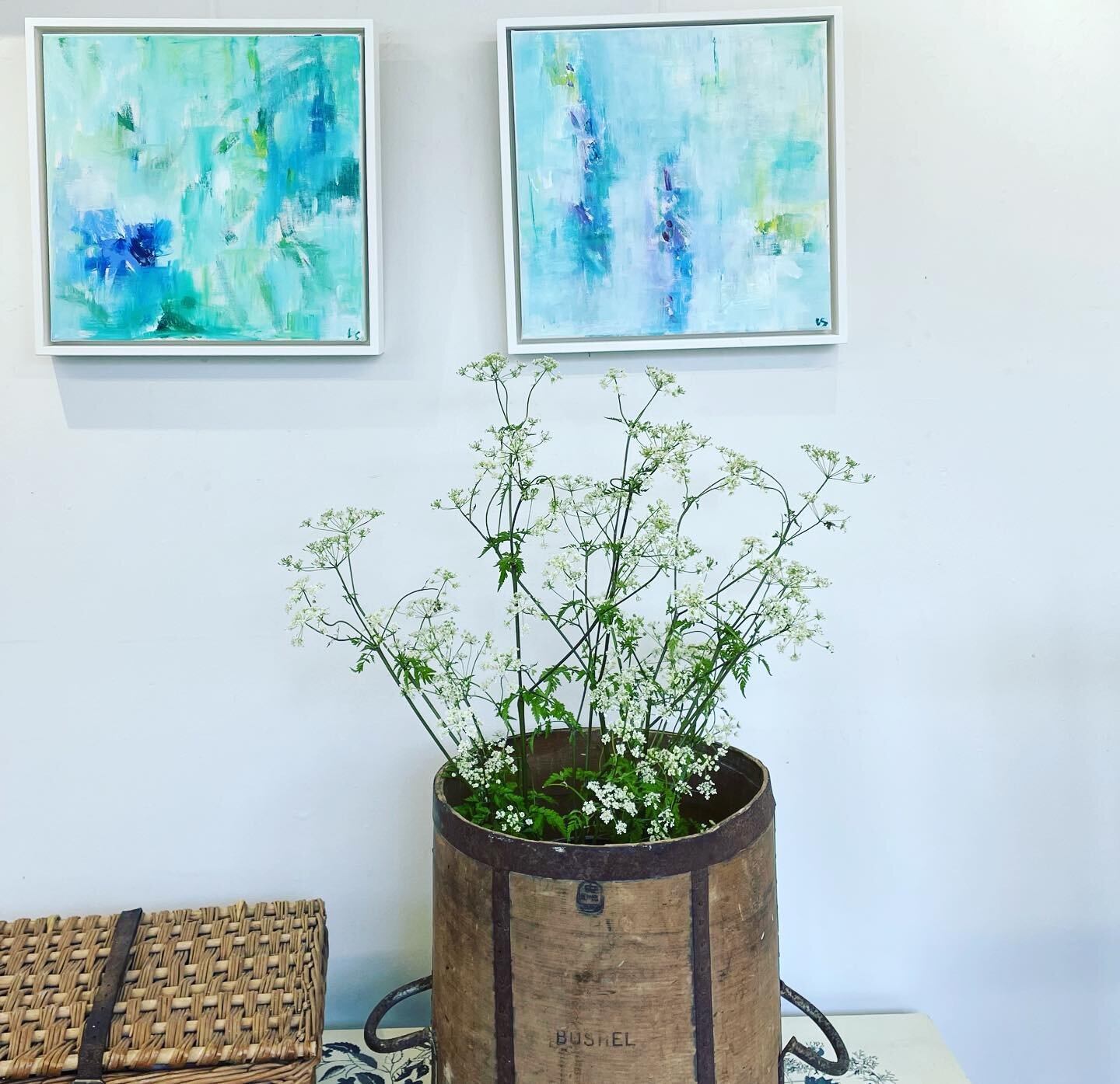 Pop along to a pop up to see my paintings and lovely vintage things by @martimurchison on a gardening theme this week in Whitstable high st museum shop.