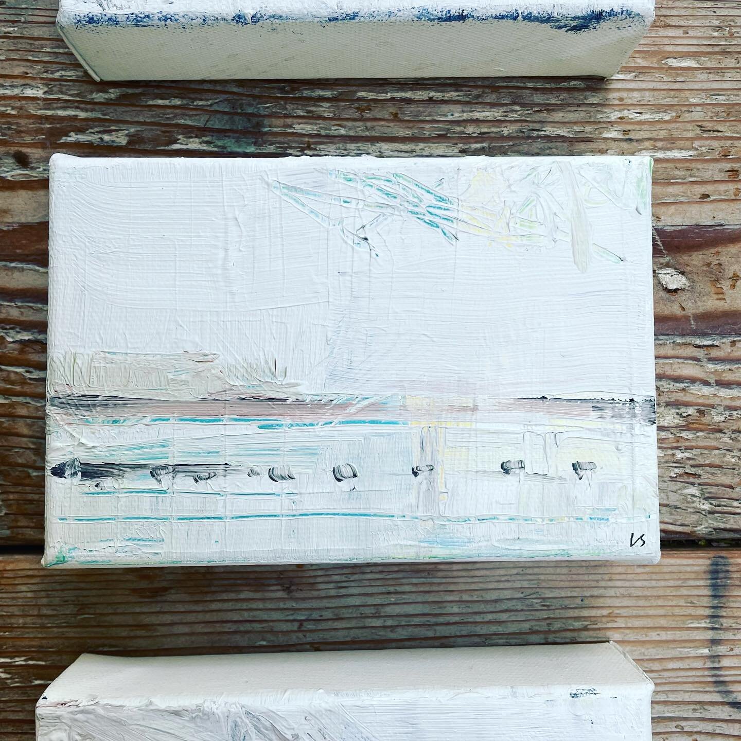Tiny seascapes 
I&rsquo;ve been working on some tiny canvases as a contrast to the large paintings I usually make.

See these at the pop up shop at Whitstable museum until Sunday 

#tinyseascapes #littletinypaintings #popuoshop #whitstable