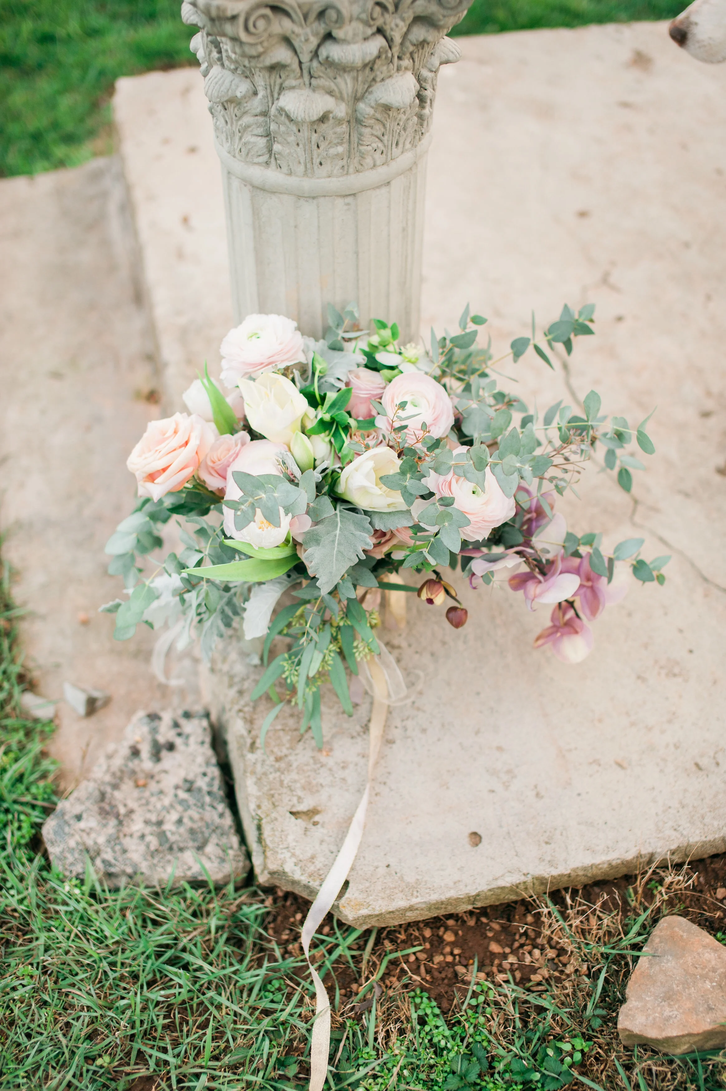 Flowers by: Love Blooms DC