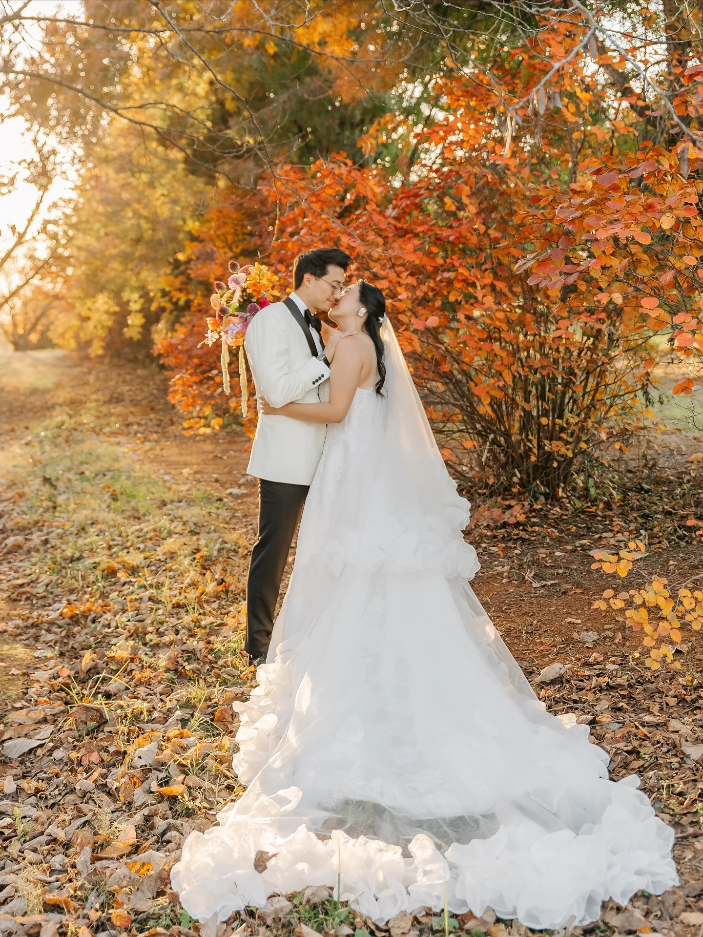 The colors, patterns, details, golden hour&hellip;EVERYTHING was perfection. A new ceremony setup?! YES PLEASE!!! S+J holy moly, what a phenomenal day. You made your wedding at @grelenweddings spectacular ✨ it was a stellar team, perfectly adorable c