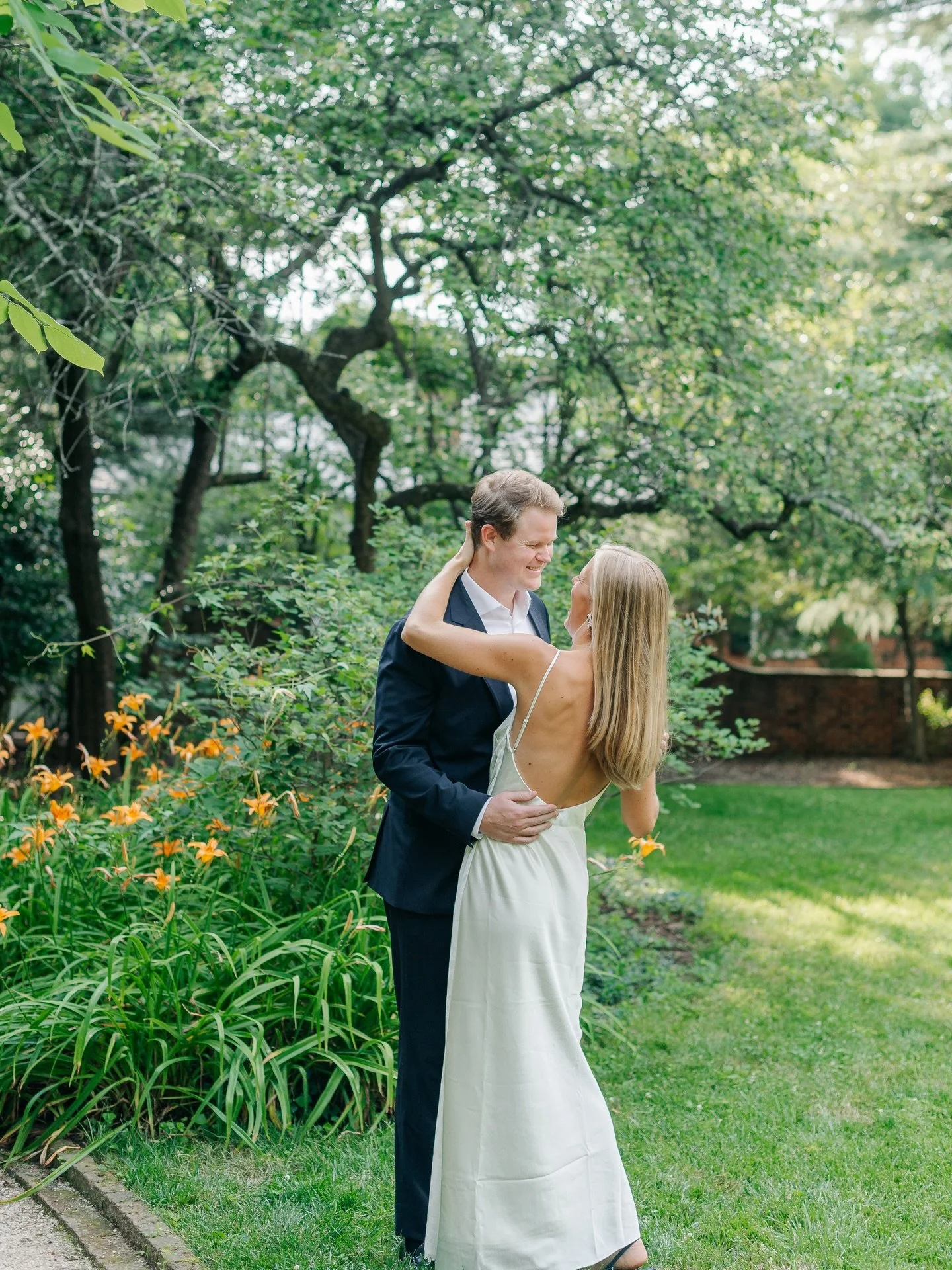 Why couples choose me:
✨ I bring a calming presence to their day
✨ I gently guide every pose so they feel confident, comfortable and natural 
✨ I blend fine-art portraits with authentic, candid emotion-the perfect blend 
✨ I care deeply about their e