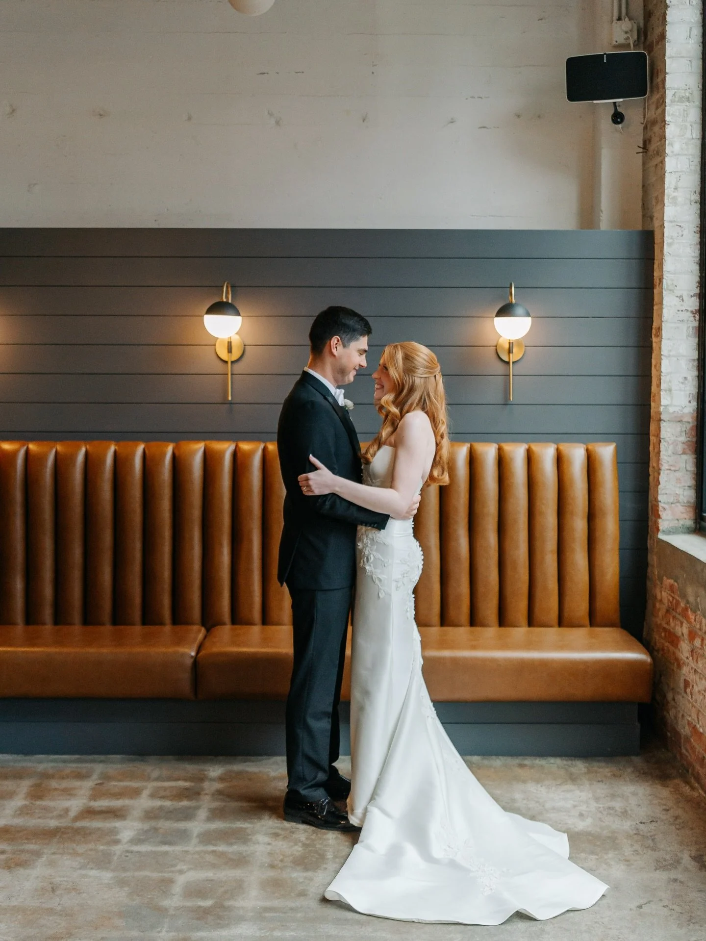 Happy New Year! H+M decided to ring in the new year married and it was truly THE sweetest start to their new chapter. From champagne towers, streamers and cold sparks-it was the most epic wedding. LOVED being part of it all and also ringing in the Ne