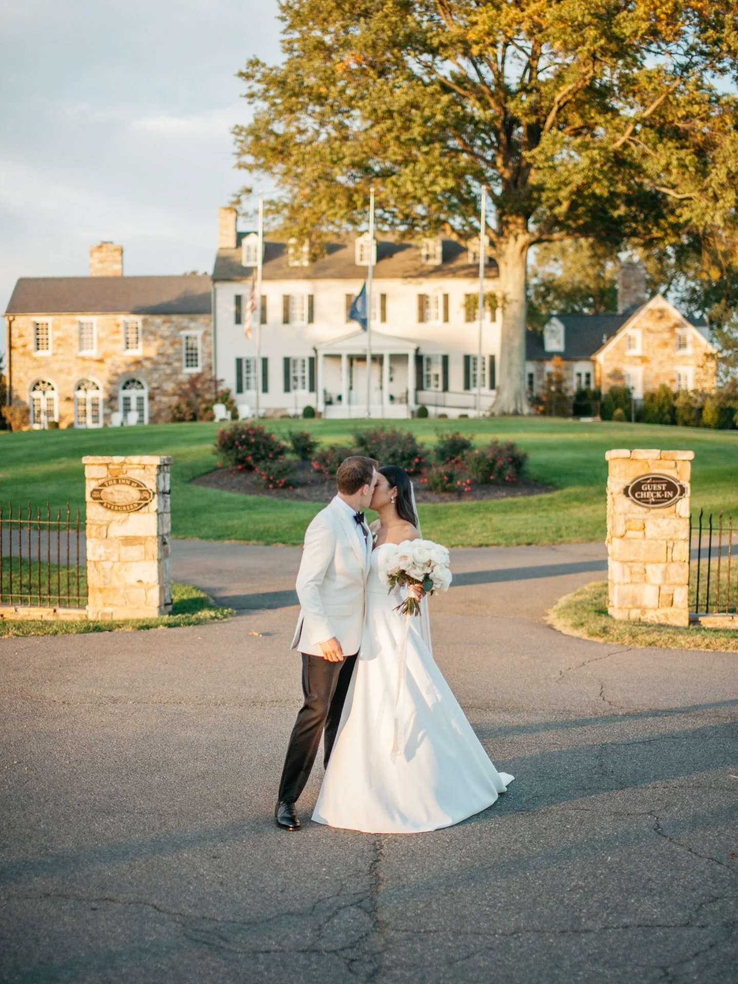 A little Golden &amp; Blue hour at the beginning of spring ✨🥂 it&rsquo;s magic.
#virginiaweddingphotographer #charlottesvilleweddingphotographer #vaweddingphotographer #richmondweddingphotographer #cvilleweddingphotographer