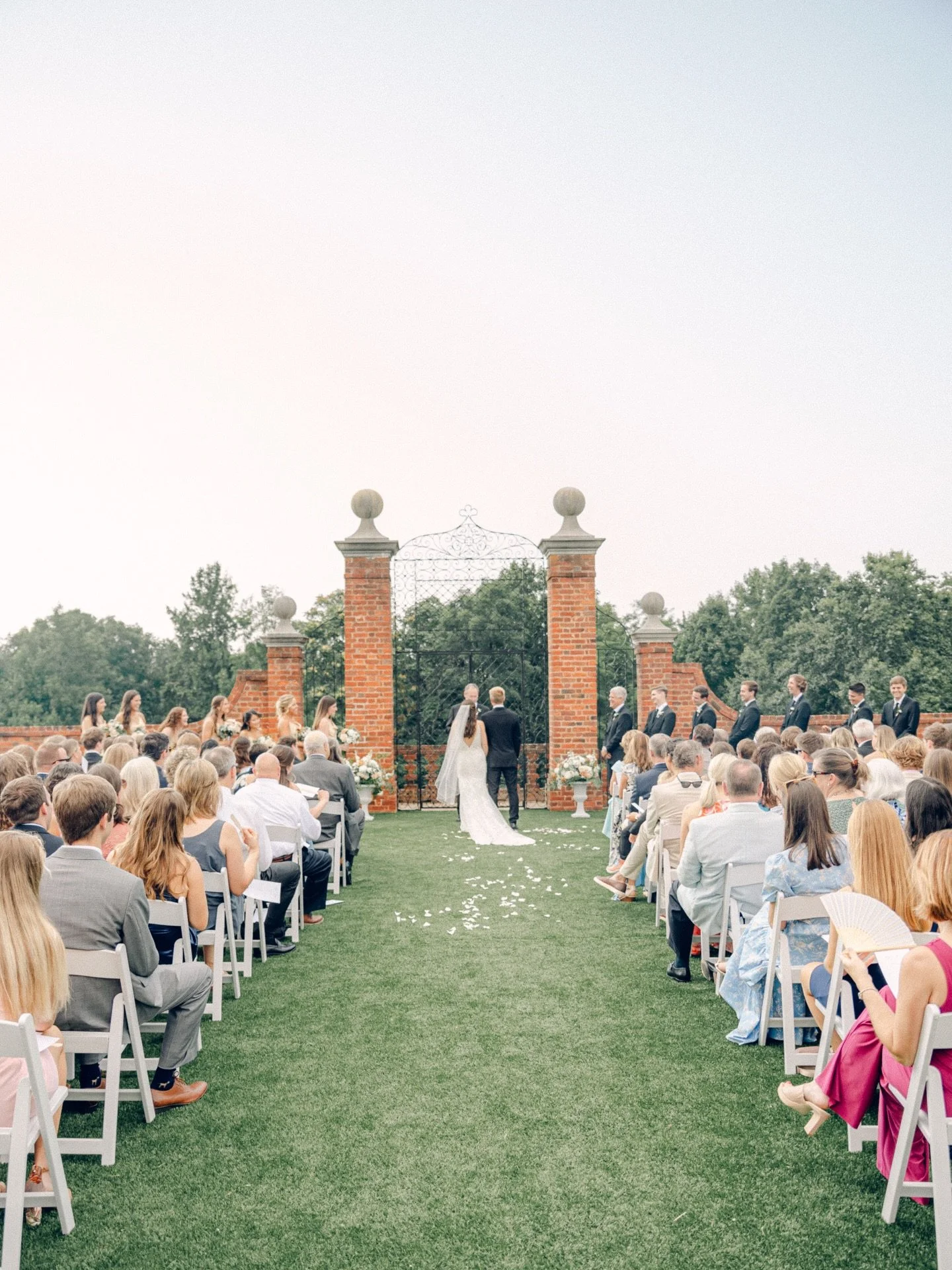 Spring weddings are in full bloom and I&rsquo;m SO excited to finally see green grass and flowers!! I have a feeling this will be the year of color and I&rsquo;m here for it. Bring on bold colors, patterns and more meaningful design concepts that ref