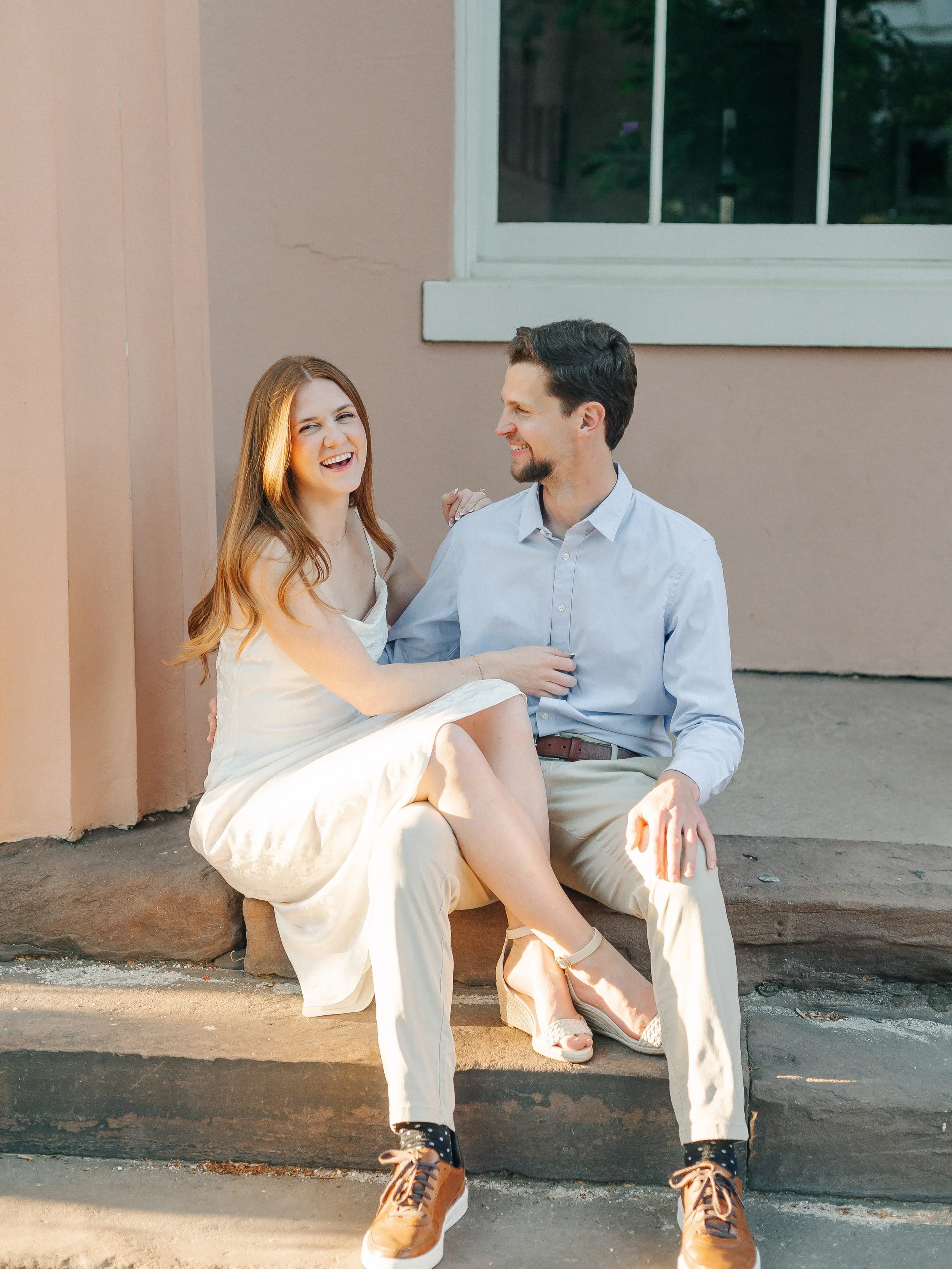 Want to enjoy an effortless engagement session that feels like a date night? (With your bestie third wheeling?) Let&rsquo;s talk 🍸 I&rsquo;ll help plan the perfect evening at your favorite place-just dress cute and leave it to me;)
#virginiaengageme