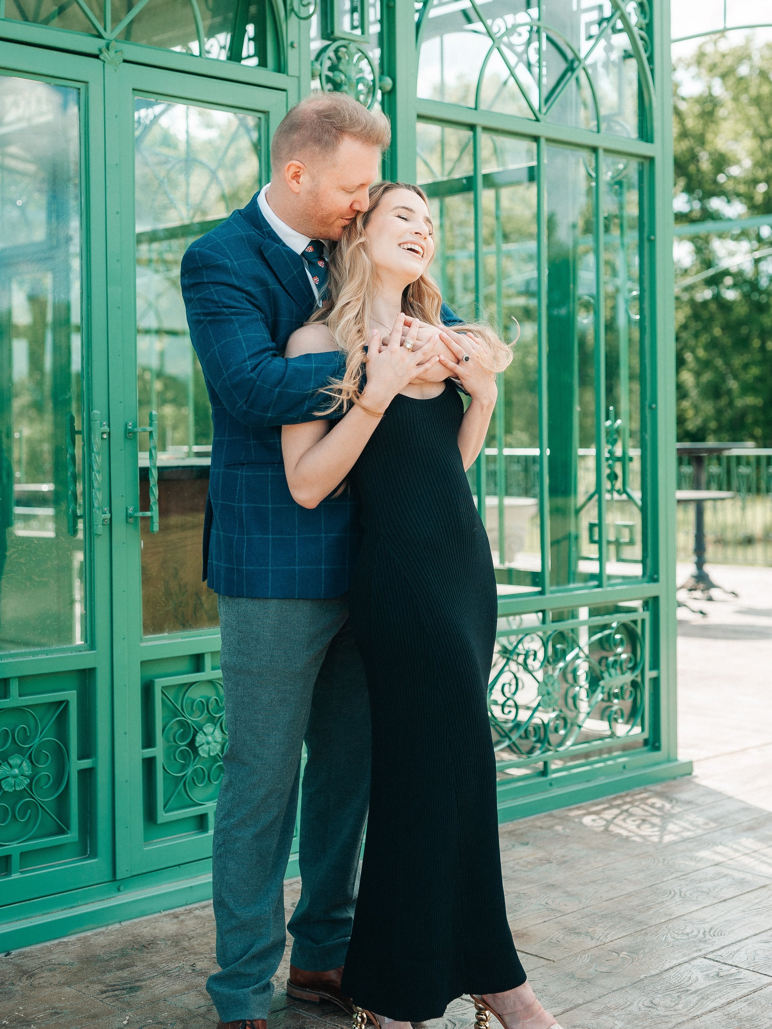 Give me Italian Romance vibes&hellip;🍸 these two beautiful people chose @morais_weddings for their engagement date night and I will forever be obsessed!!!
#virginiaengagementphotographer #virginiaweddingphotographer #charlottesvilleweddingphotograph