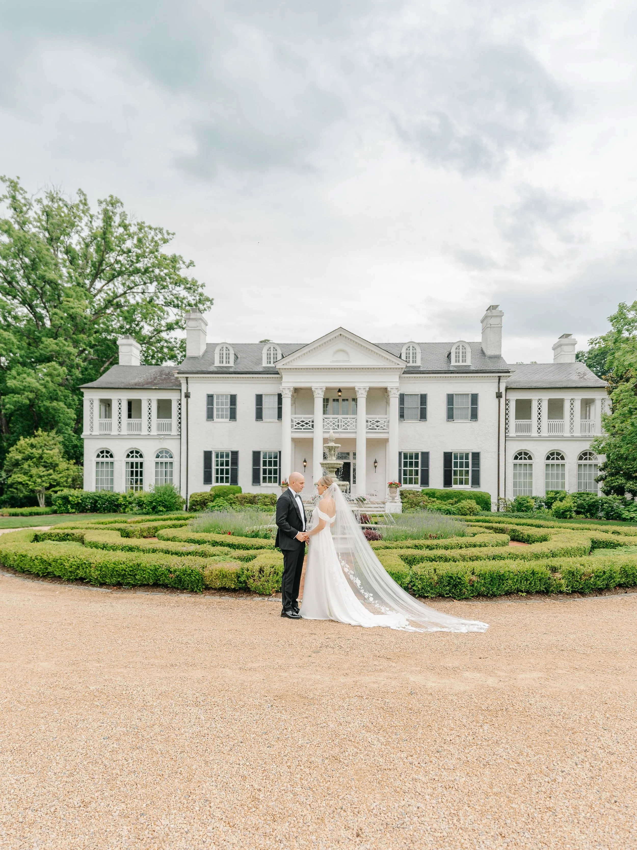 ✨Some weddings aren&rsquo;t about trends&mdash;they&rsquo;re about creating a feeling that never goes out of style.
D+G&rsquo;s wedding felt like an intimate elevated garden party, despite the 100+ guest list. It felt cozy, warm and welcoming-somethi