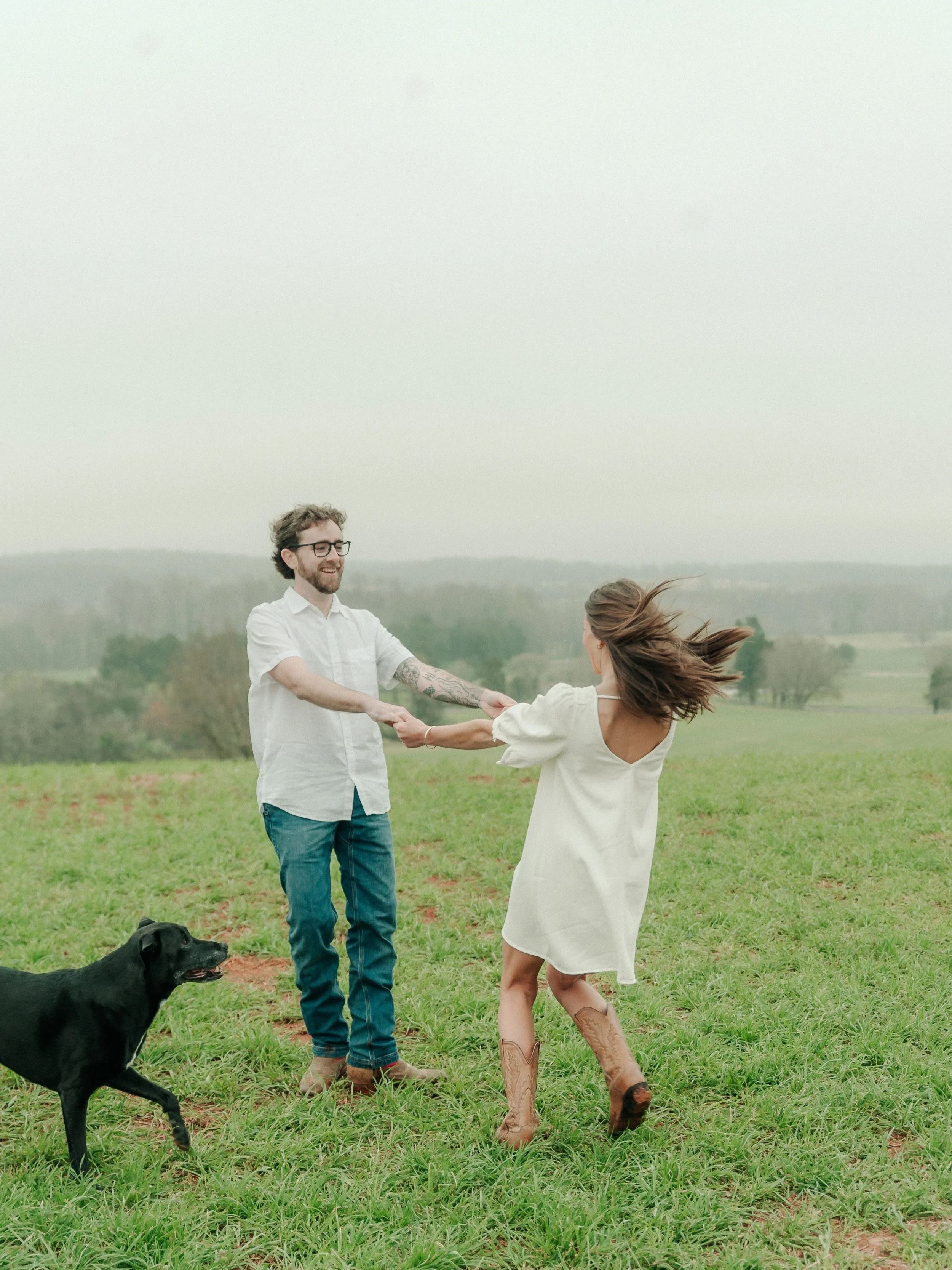 F+G you may have had fog and drizzling rain for your engagement-but tomorrow it&rsquo;s going to be absolutely beautiful for your wedding day at @avonleafarms ✨🥂 I can&rsquo;t wait to see Soot &amp; also keep him from jumping on your dress this time