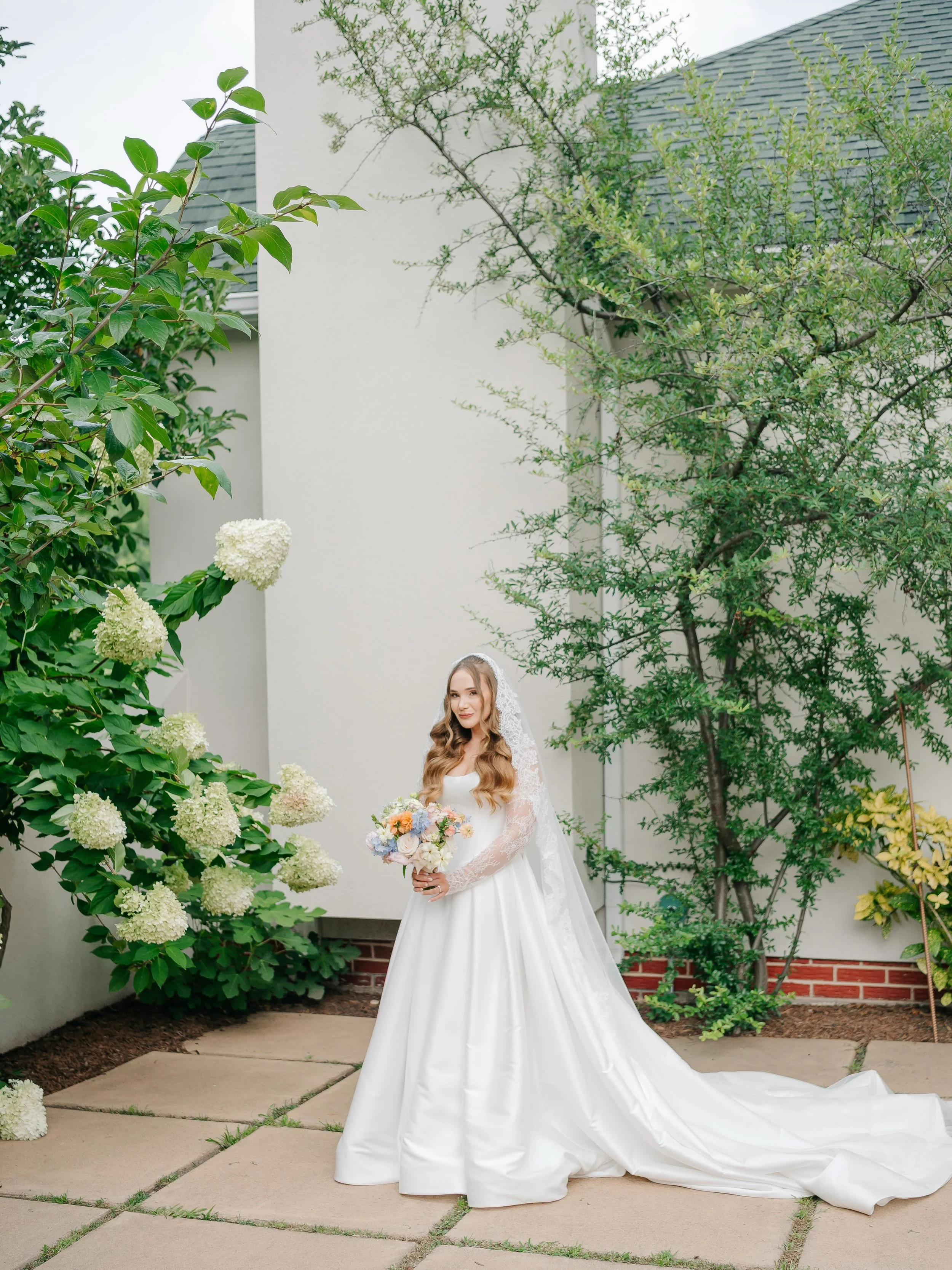 If your idea of a perfect wedding day is less about what&rsquo;s &ldquo;trending&rdquo; and more about creating something that feels like you&hellip; I think you&rsquo;re going to love this one. 🤍

Saturday was filled with the kind of details I&rsqu