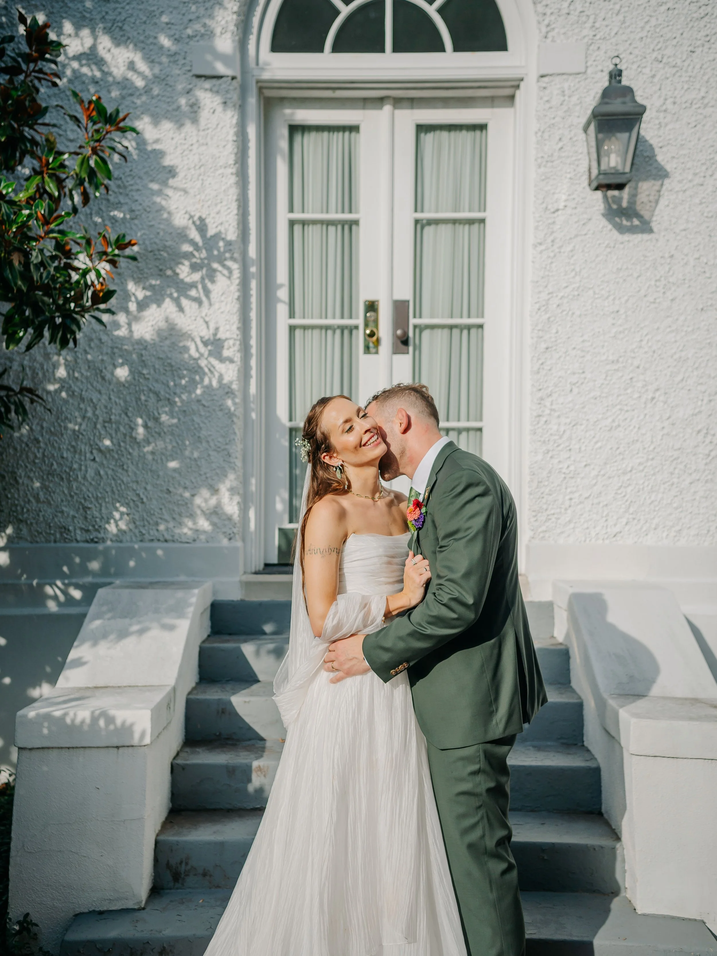 There&rsquo;s a part of your wedding day nobody really warns you about&hellip;It goes by so. freaking. fast.

One minute you&rsquo;re getting into your dress, surrounded by the people you love most, then suddenly you&rsquo;re walking down the aisle.
