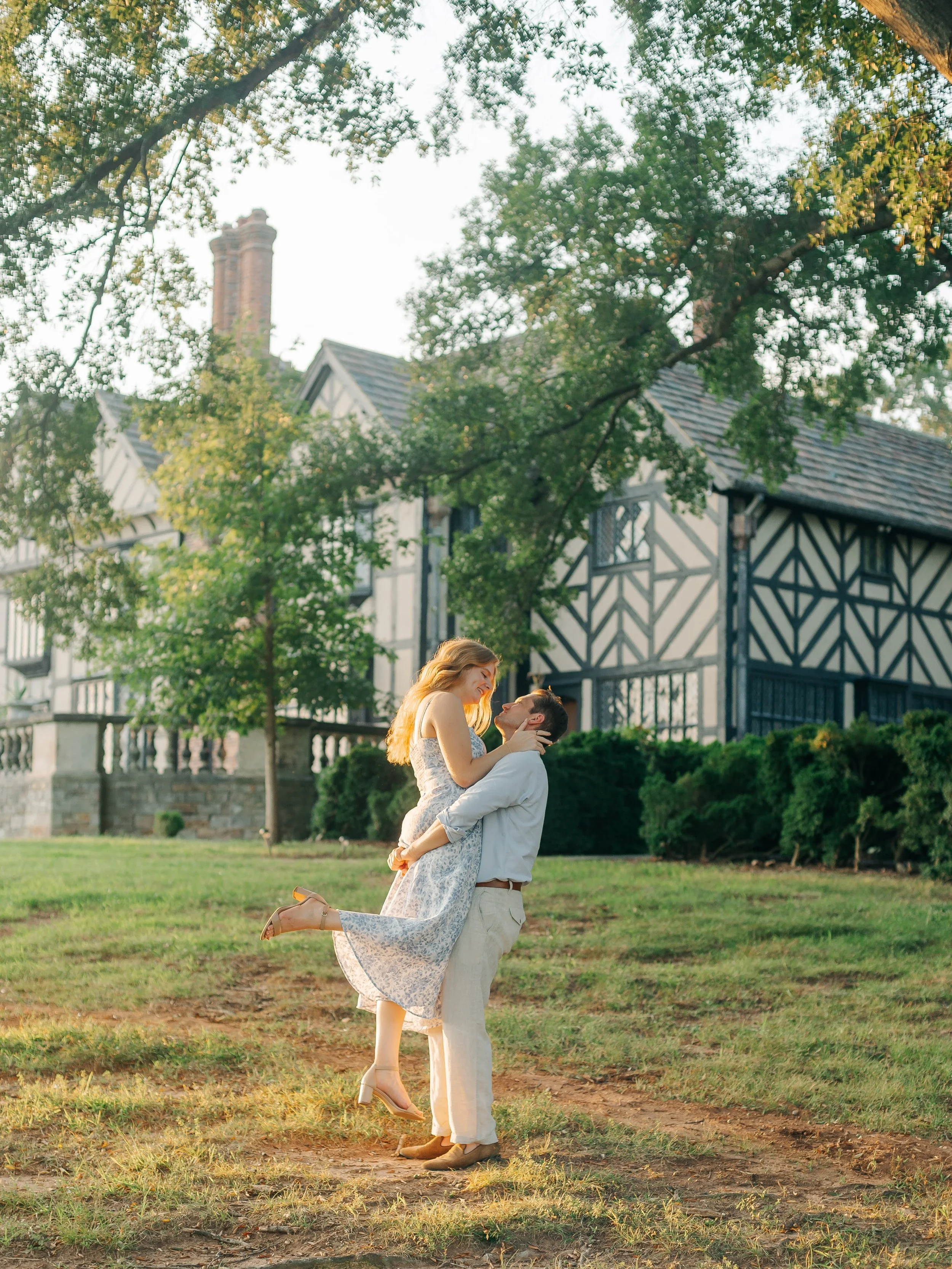 For the bride who wants her engagement photos to feel like a love story&mdash;not a photoshoot. 🤍

You don&rsquo;t have to know how to pose.
You don&rsquo;t have to consider yourself &ldquo;photogenic.&rdquo;
And you definitely don&rsquo;t need to s