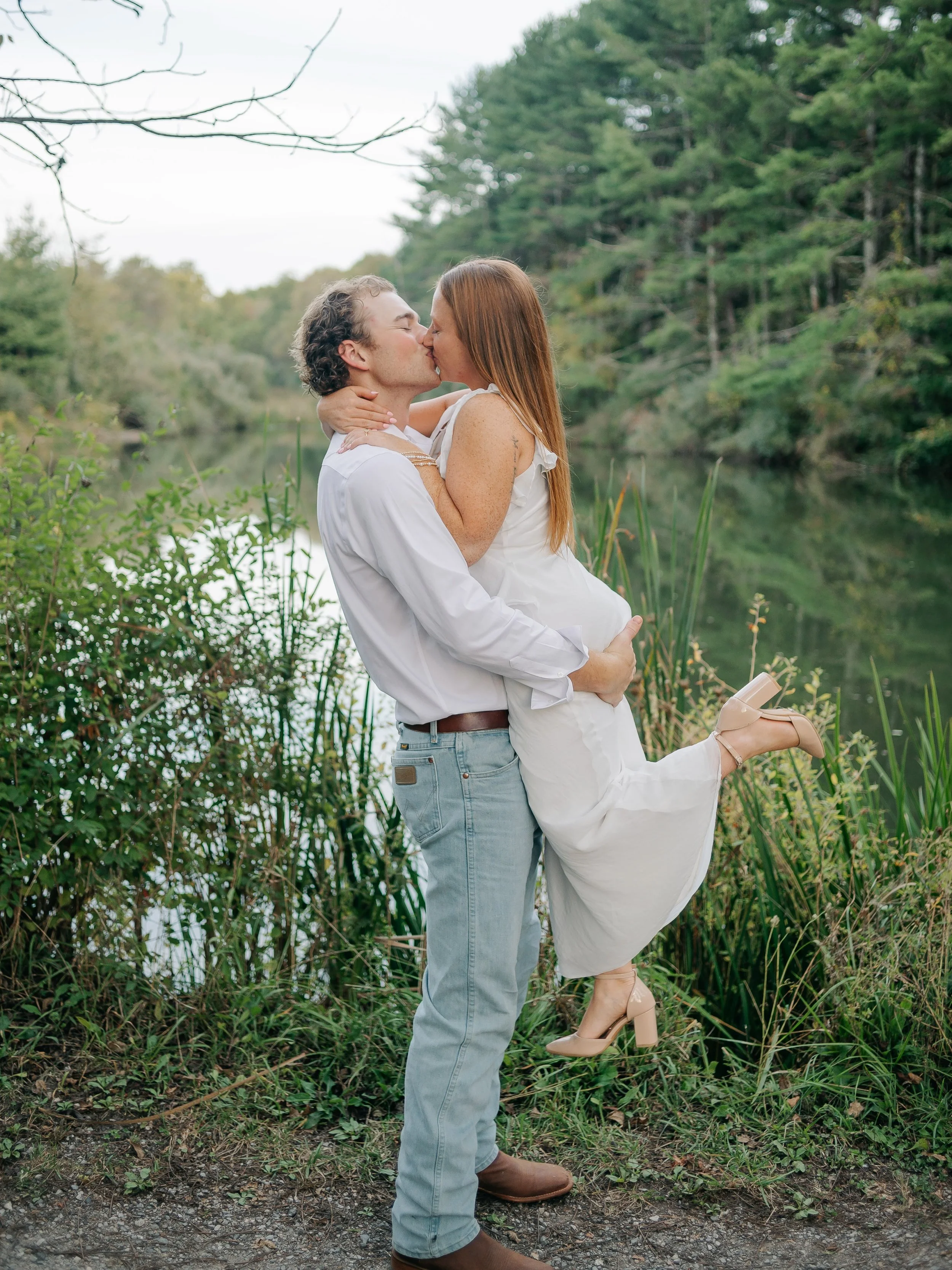 A little bit of golden light, a whole lot of laughter, and the kind of love that makes you forget there&rsquo;s a camera around🤍

If I could bottle up the feeling of an afternoon like this, I would. The in-between moments, the spontaneous kisses, th