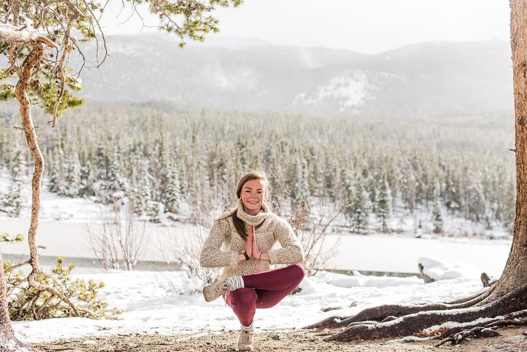 Wishing I was back in Colorado adventuring in the snow with @yogallie_.
.
.
.
#yoga #yogapractice #yogajourney #yogaflow #denveryoga #igyogafam #yogaphotography #coloradophotography #coloradophotographer #rmnp #rockymountainnationalpark #igco #moment