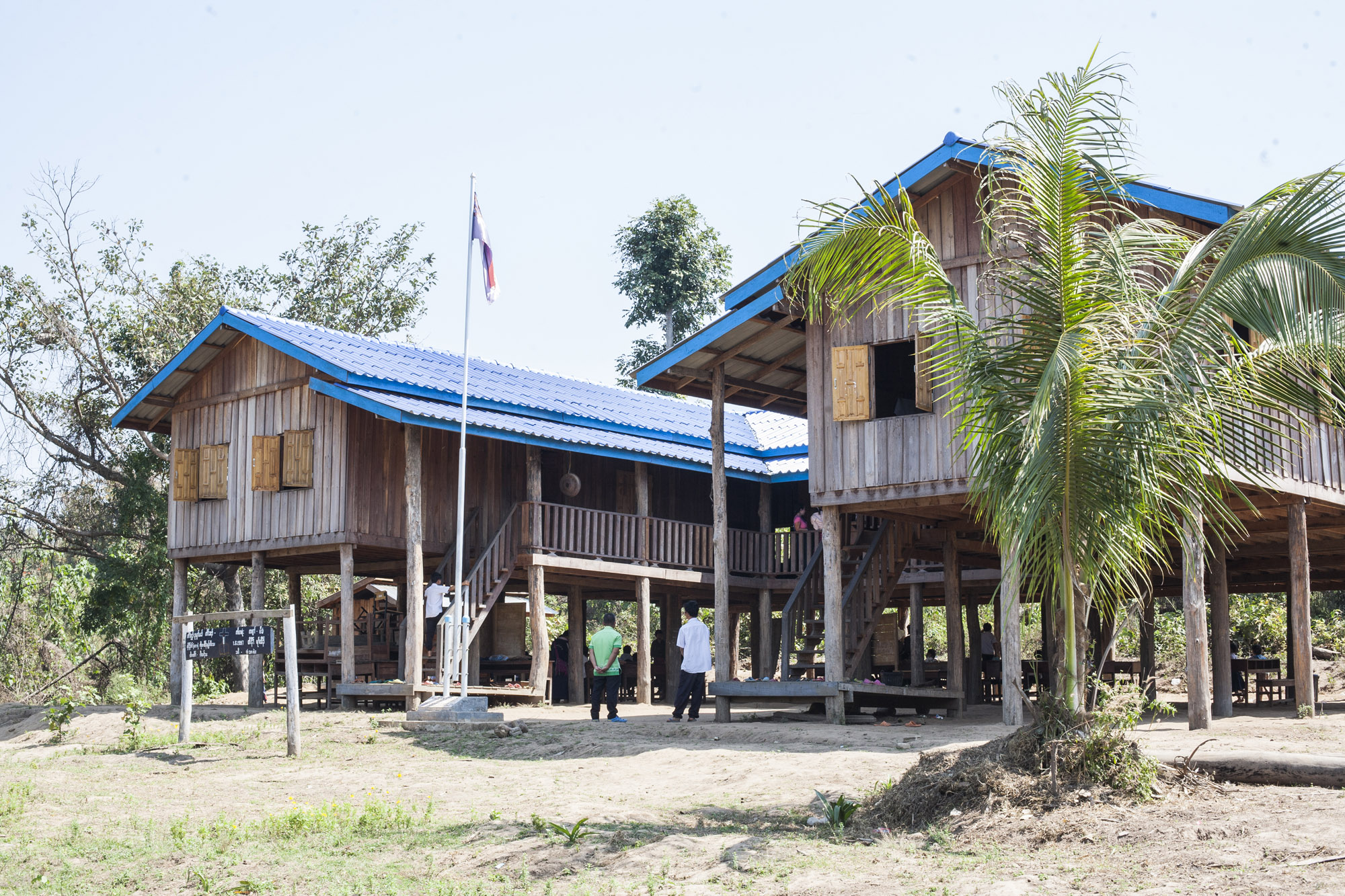 Hter The Leh School. Built thanks to your laughs!