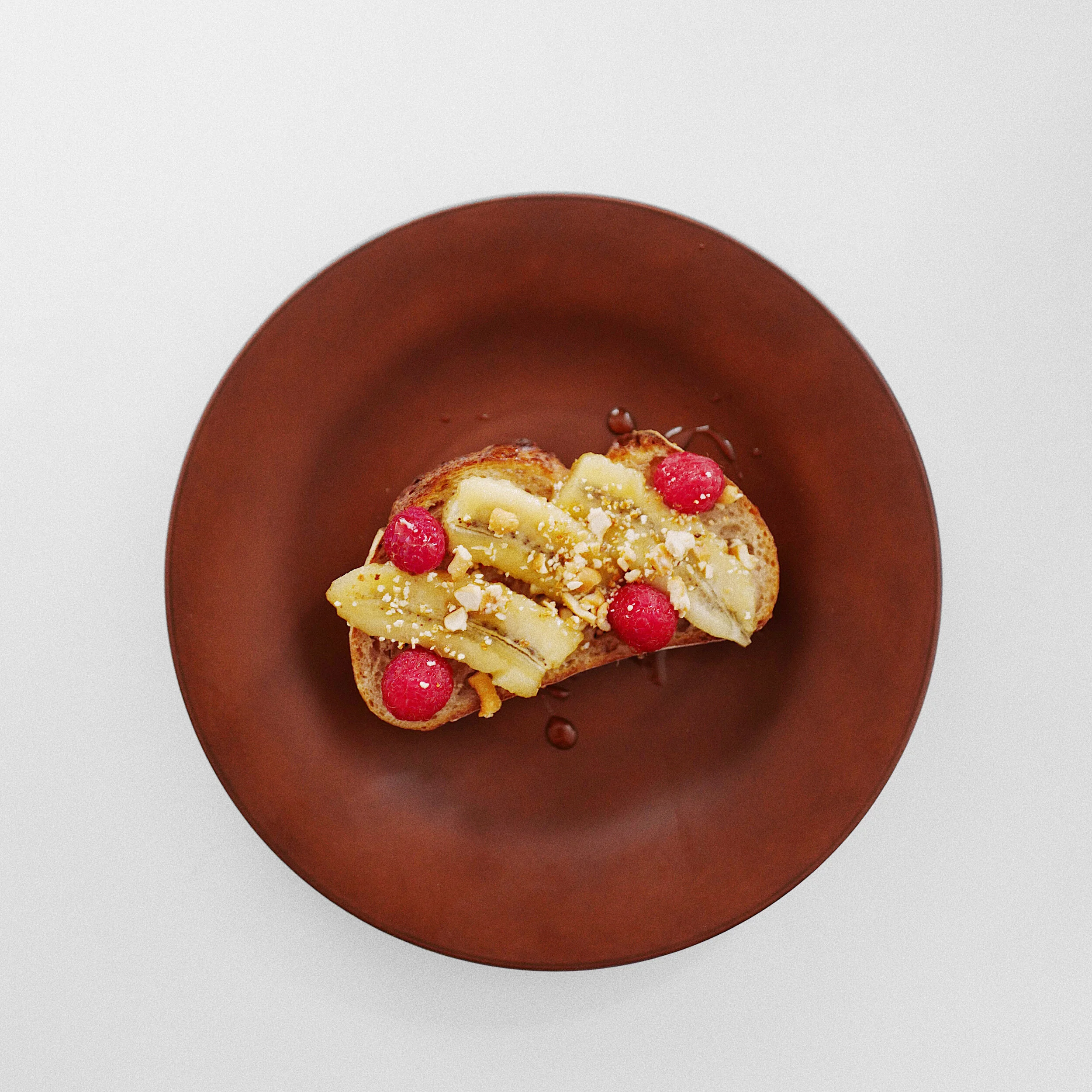 Berries Caramel Banana Toast．紅莓焦糖香蕉多士