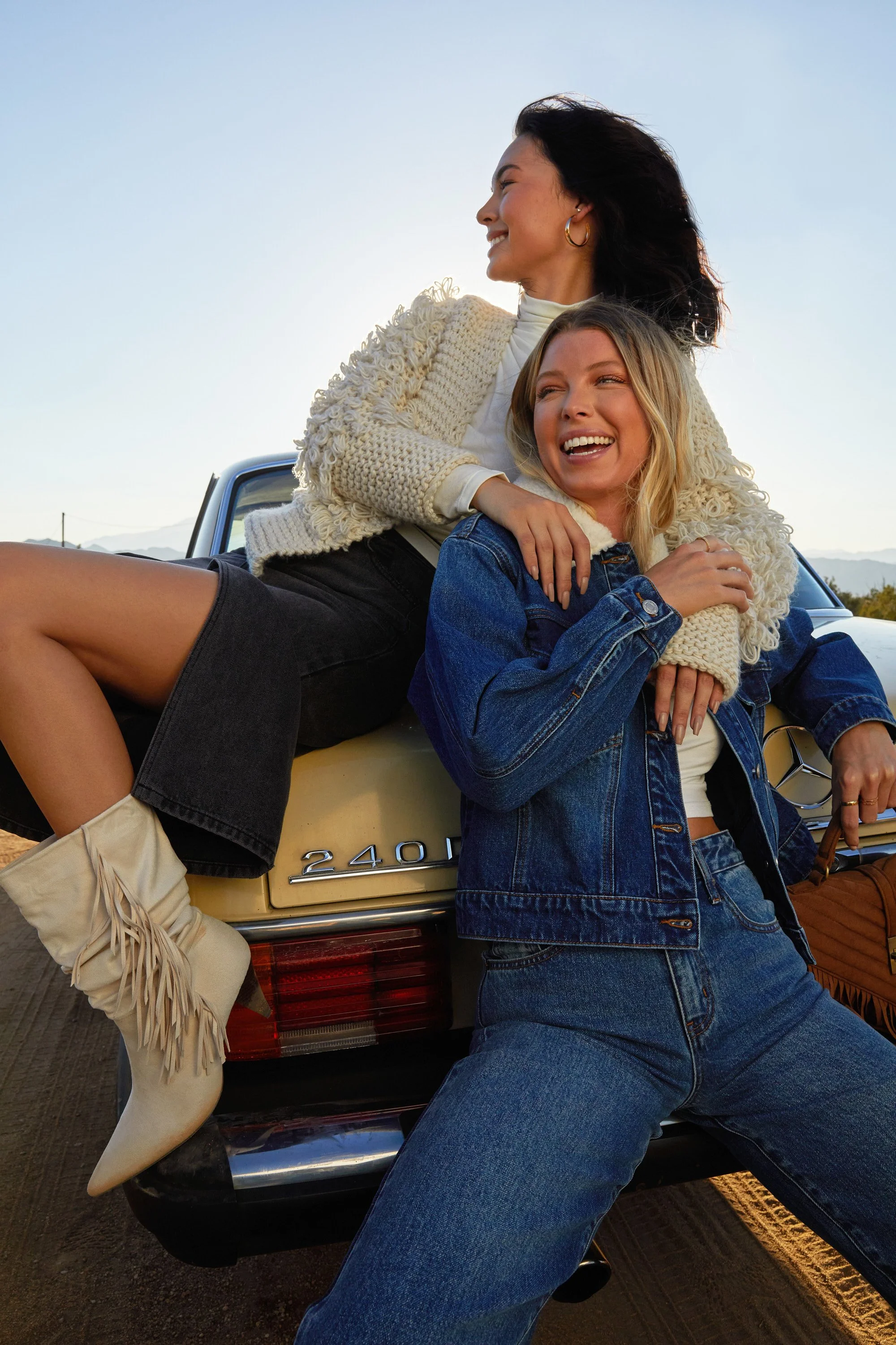 230725_oct_editorial_1001_fall_shop_part1_model 3164.jpg