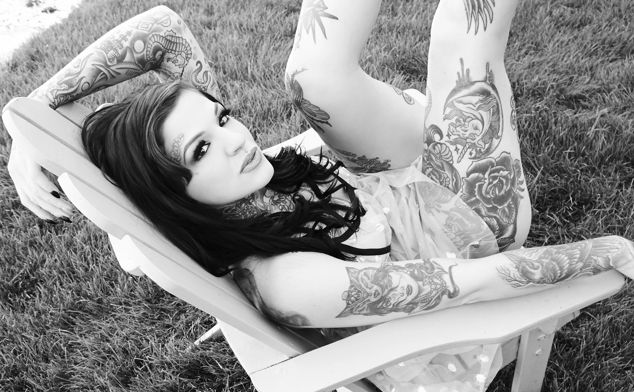 JE09_Bombshells_749.jpg
