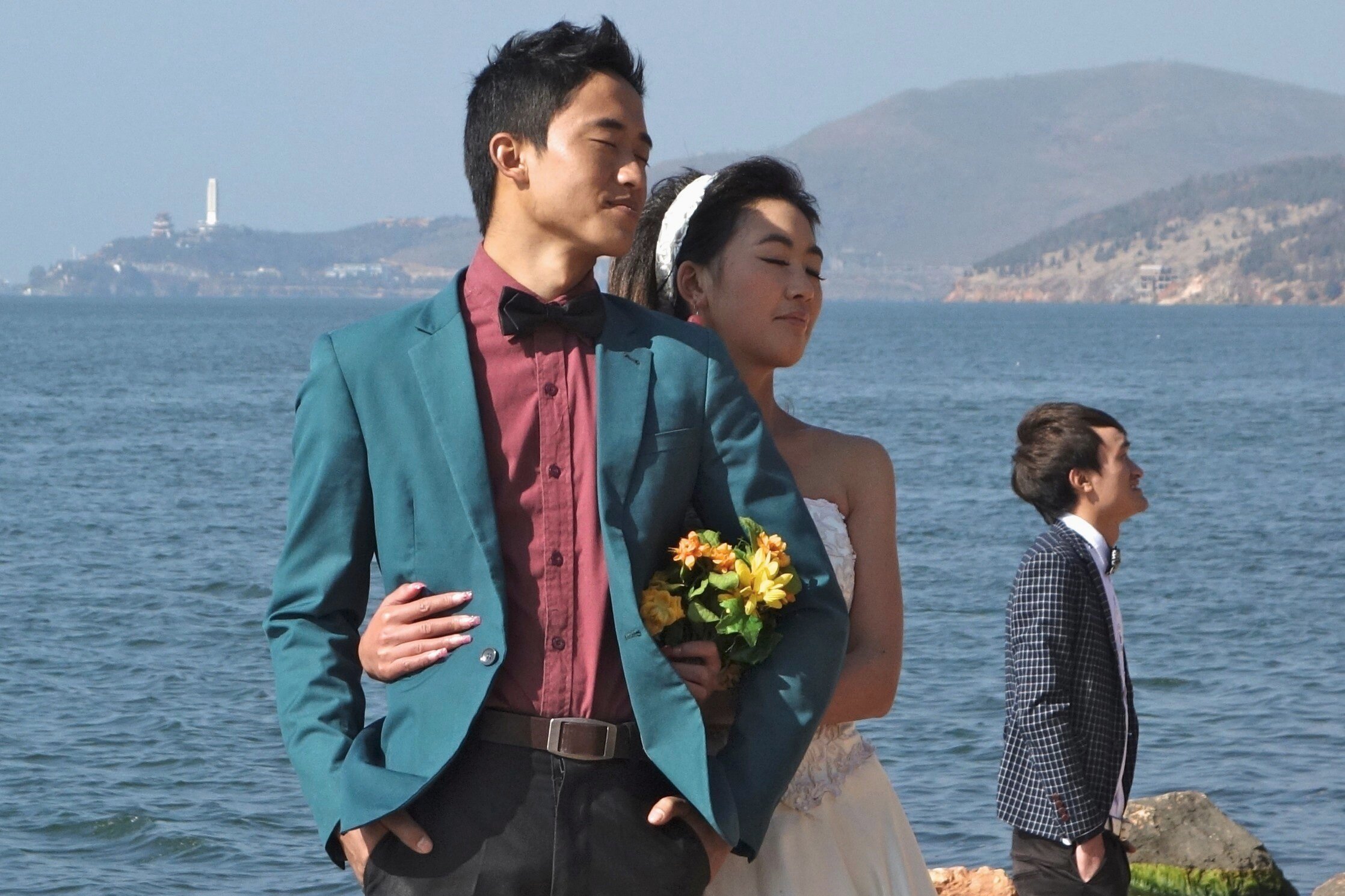 Wedding photoshoot, Lake Erhai, Dali