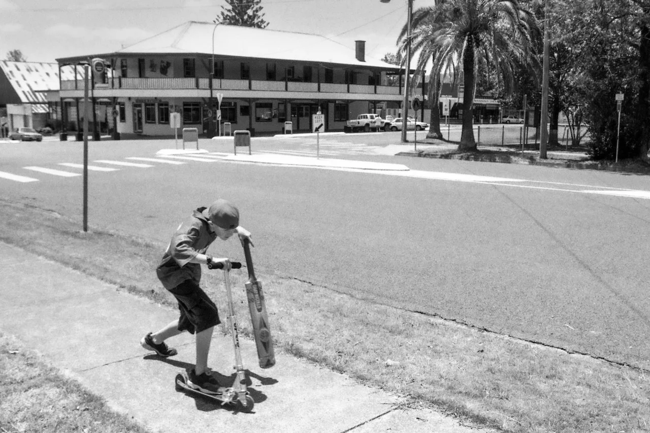 Saturday afternoon, Wingham, NSW, December 2001