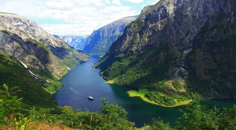 Neroyfjord.jpg