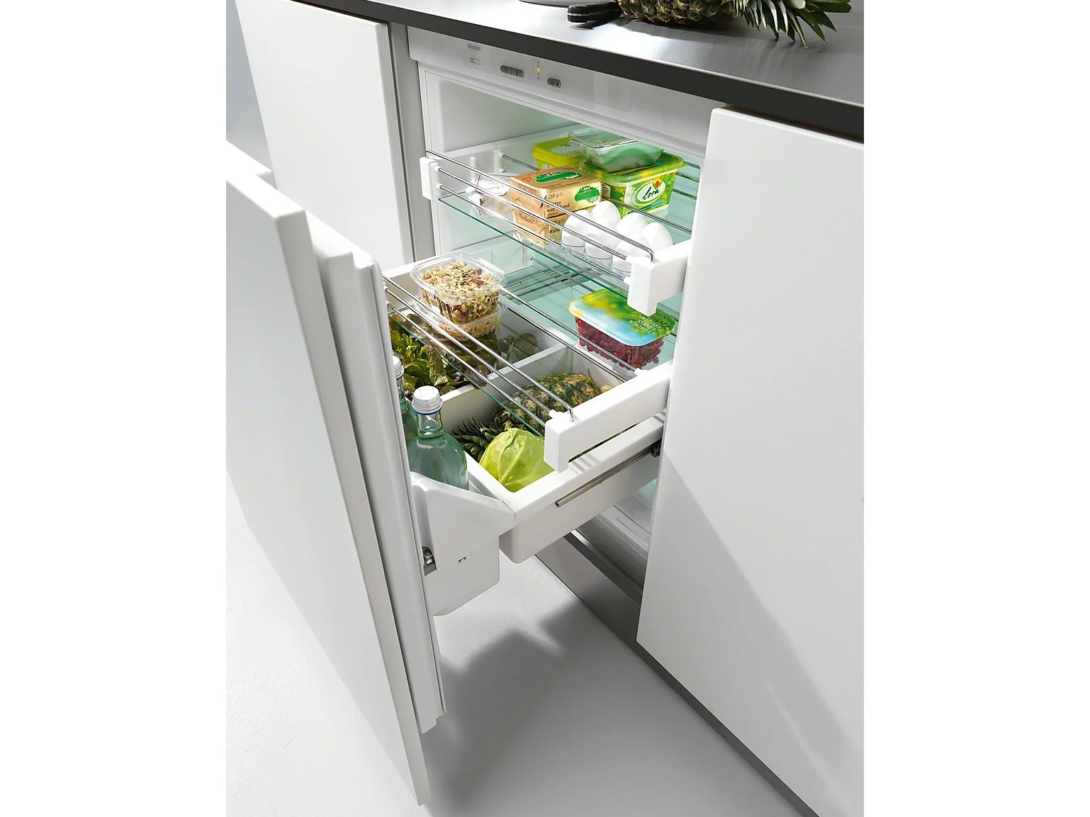 Miele built-in, under-counter fridge K9123 ui