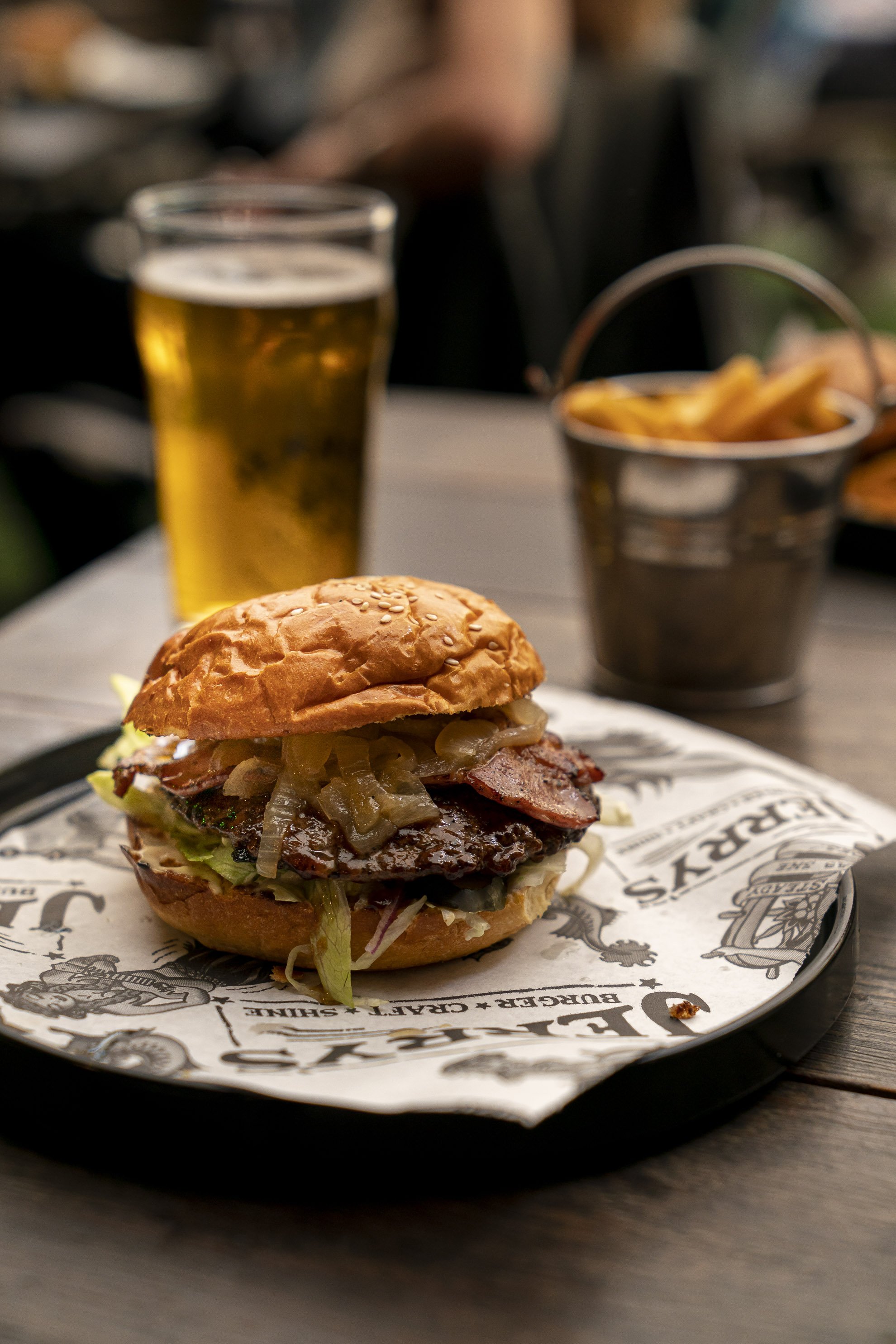 66Jerry'sBurgerBar(06Sep22)_by-delecamedia.com(_DLM6668)[WEB].jpg