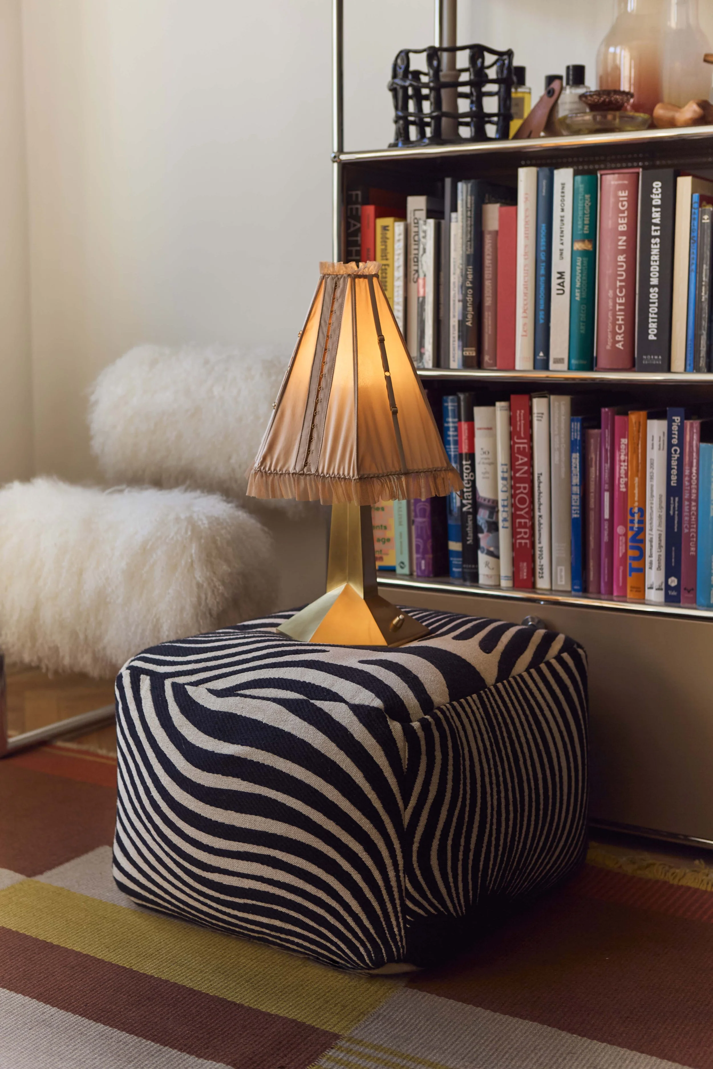 BRA lamp interior