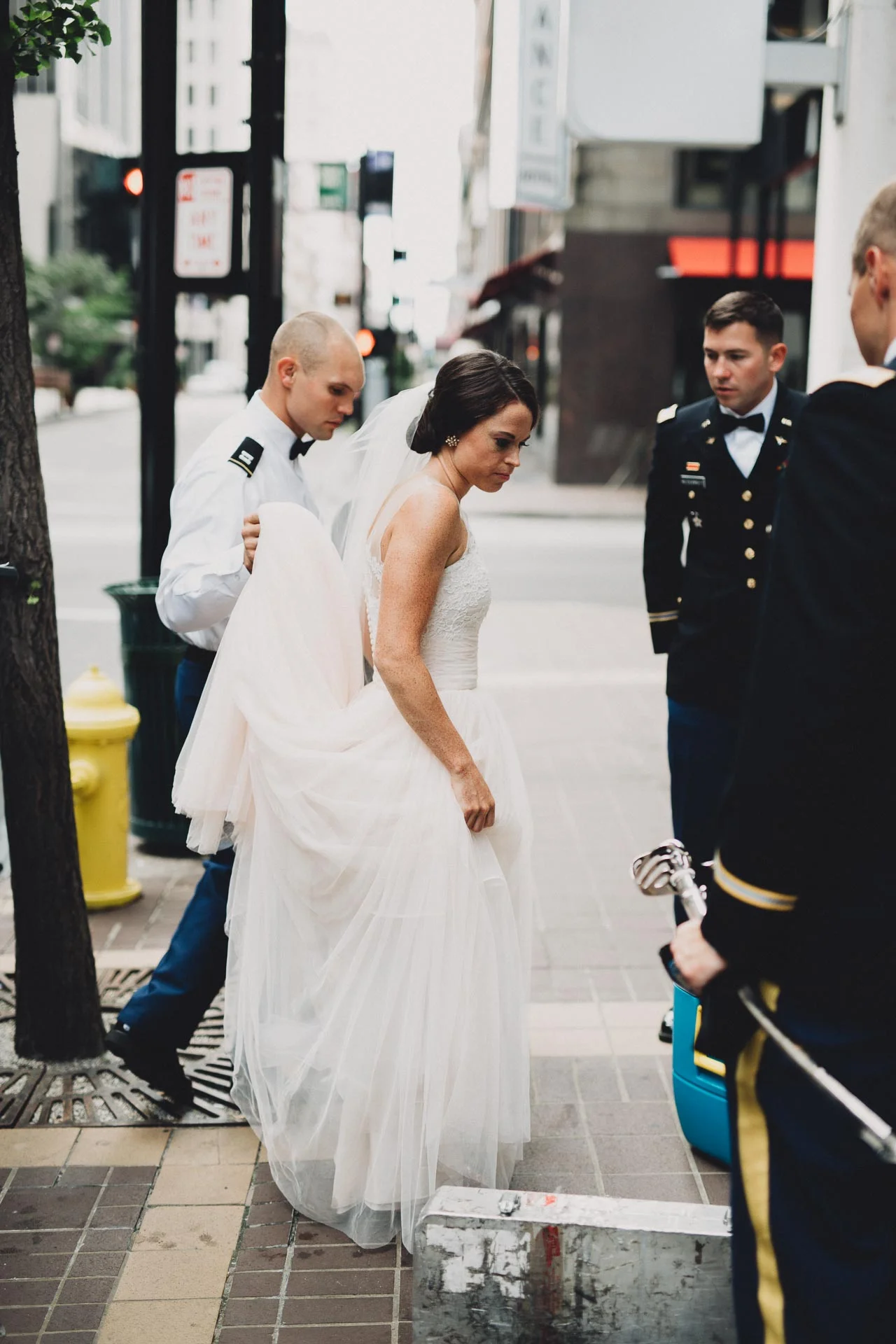 Emily-Eddie-Cincinnati-Rennaissance-Hotel-Wedding-066@2x.jpg