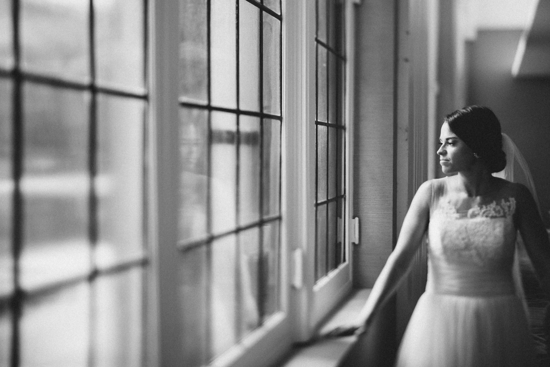 Emily-Eddie-Cincinnati-Rennaissance-Hotel-Wedding-071@2x.jpg