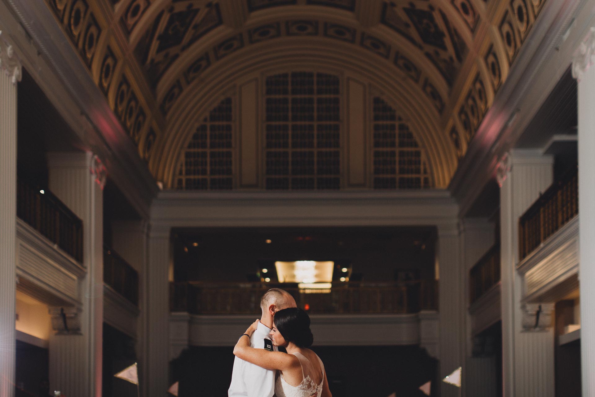 Emily-Eddie-Cincinnati-Rennaissance-Hotel-Wedding-126@2x.jpg