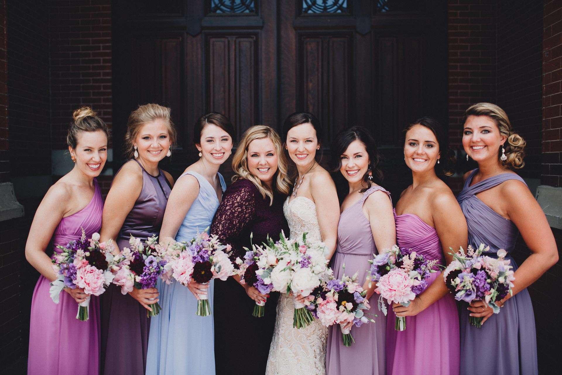 Julia-Michael-Cincinnati-Music-Hall-Wedding-051@2x.jpg