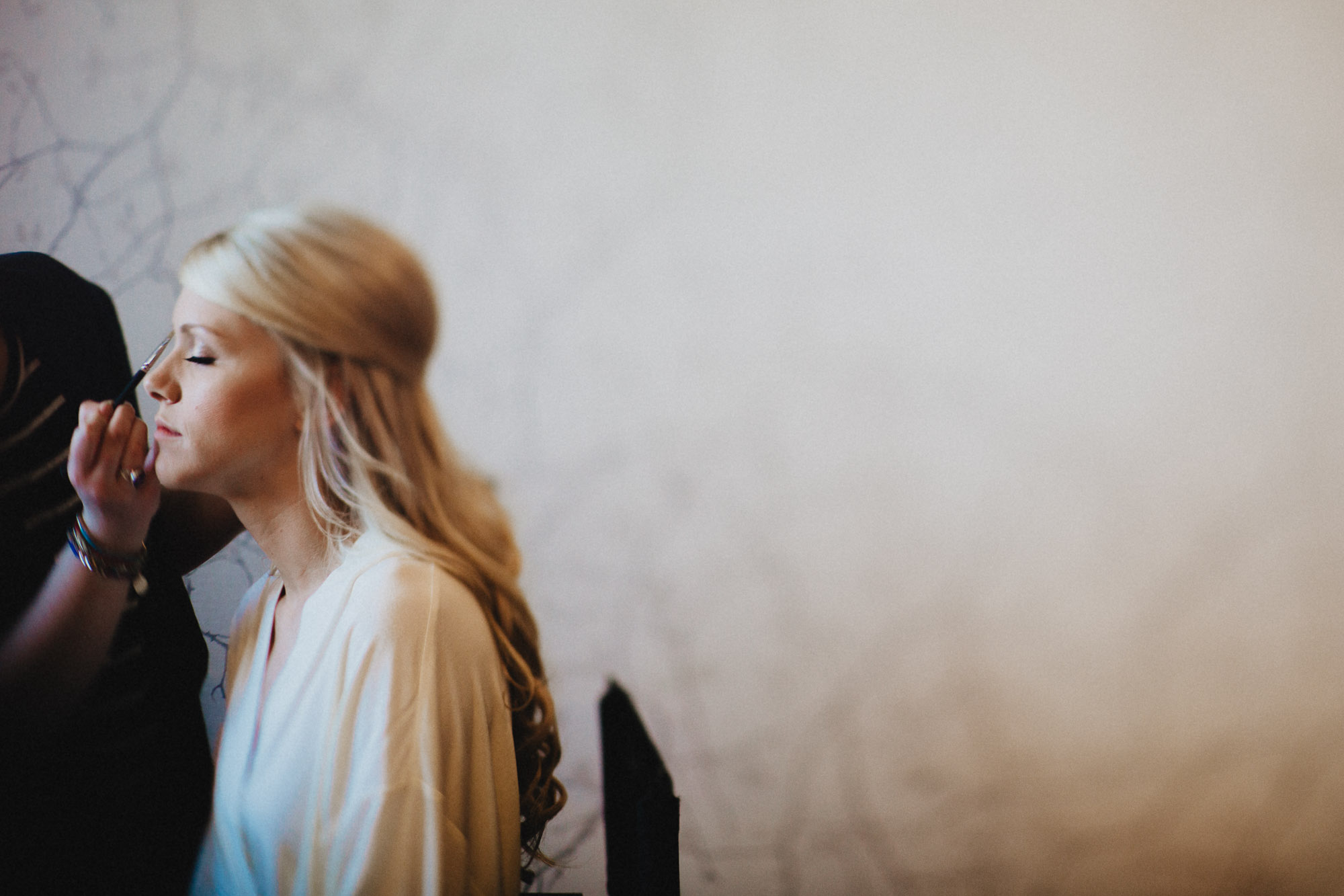 Alana-David-Cleveland-Old-Courthouse-Wedding-015@2x.jpg
