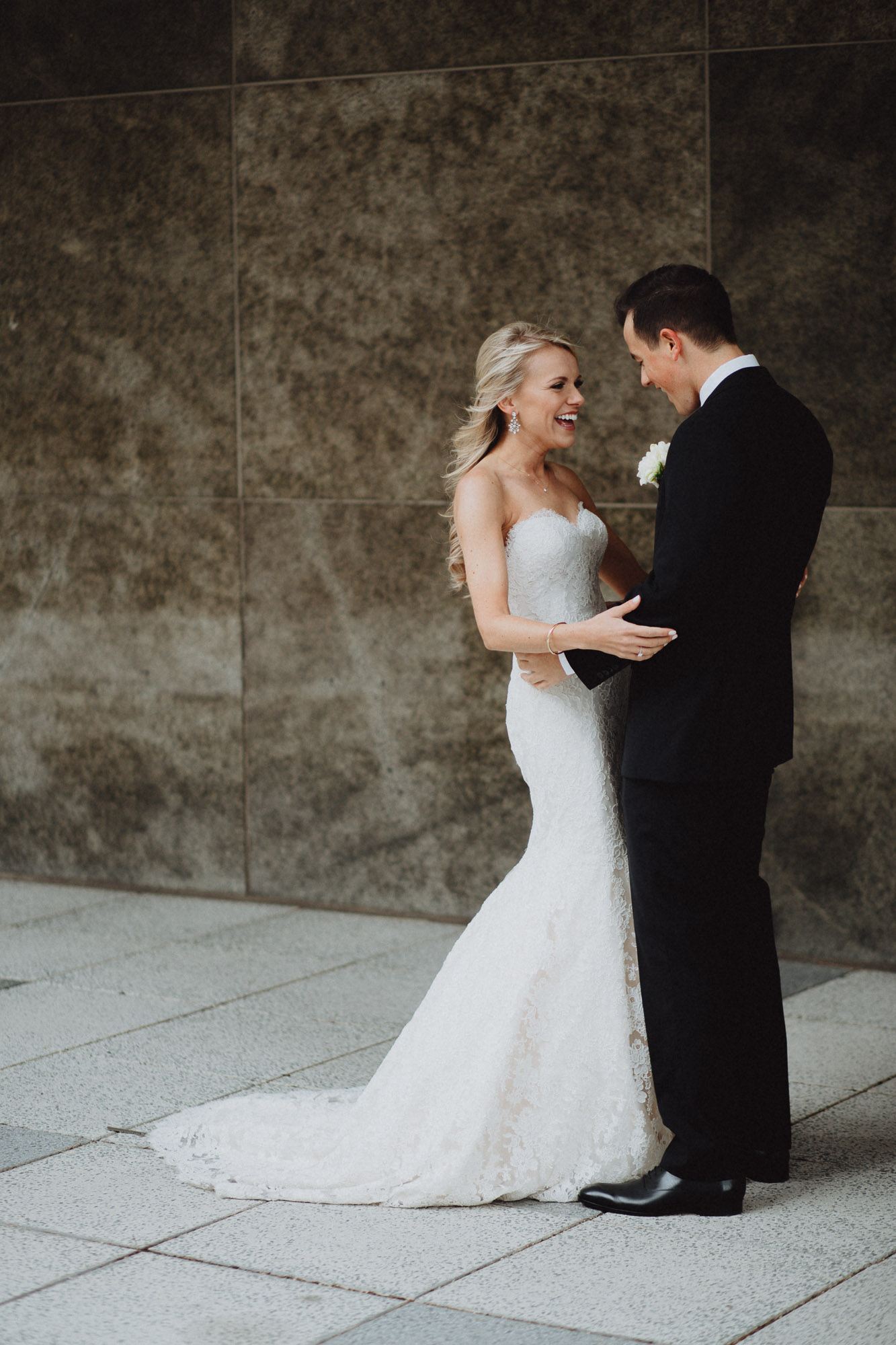 Alana-David-Cleveland-Old-Courthouse-Wedding-055@2x.jpg