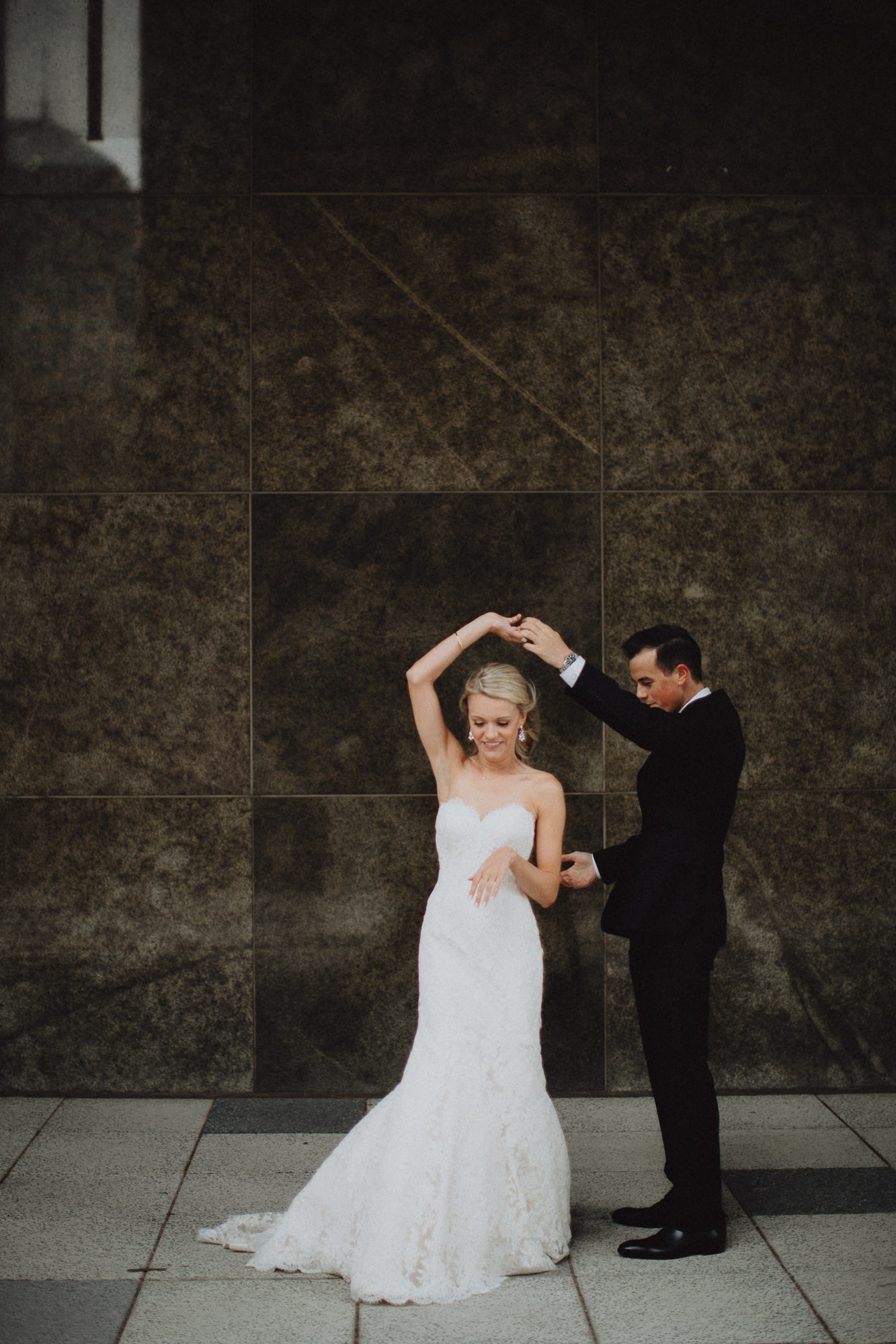 Alana-David-Cleveland-Old-Courthouse-Wedding-056@2x.jpg