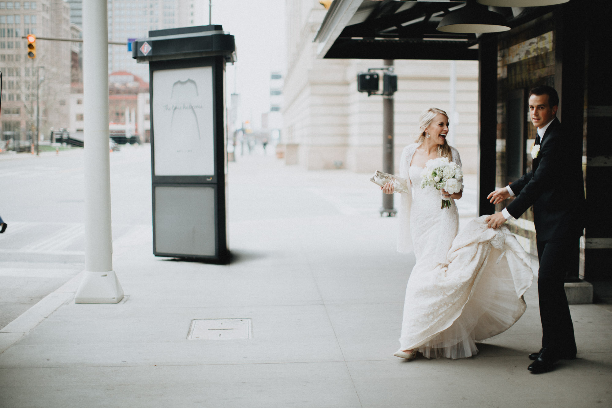 Alana-David-Cleveland-Old-Courthouse-Wedding-073@2x.jpg