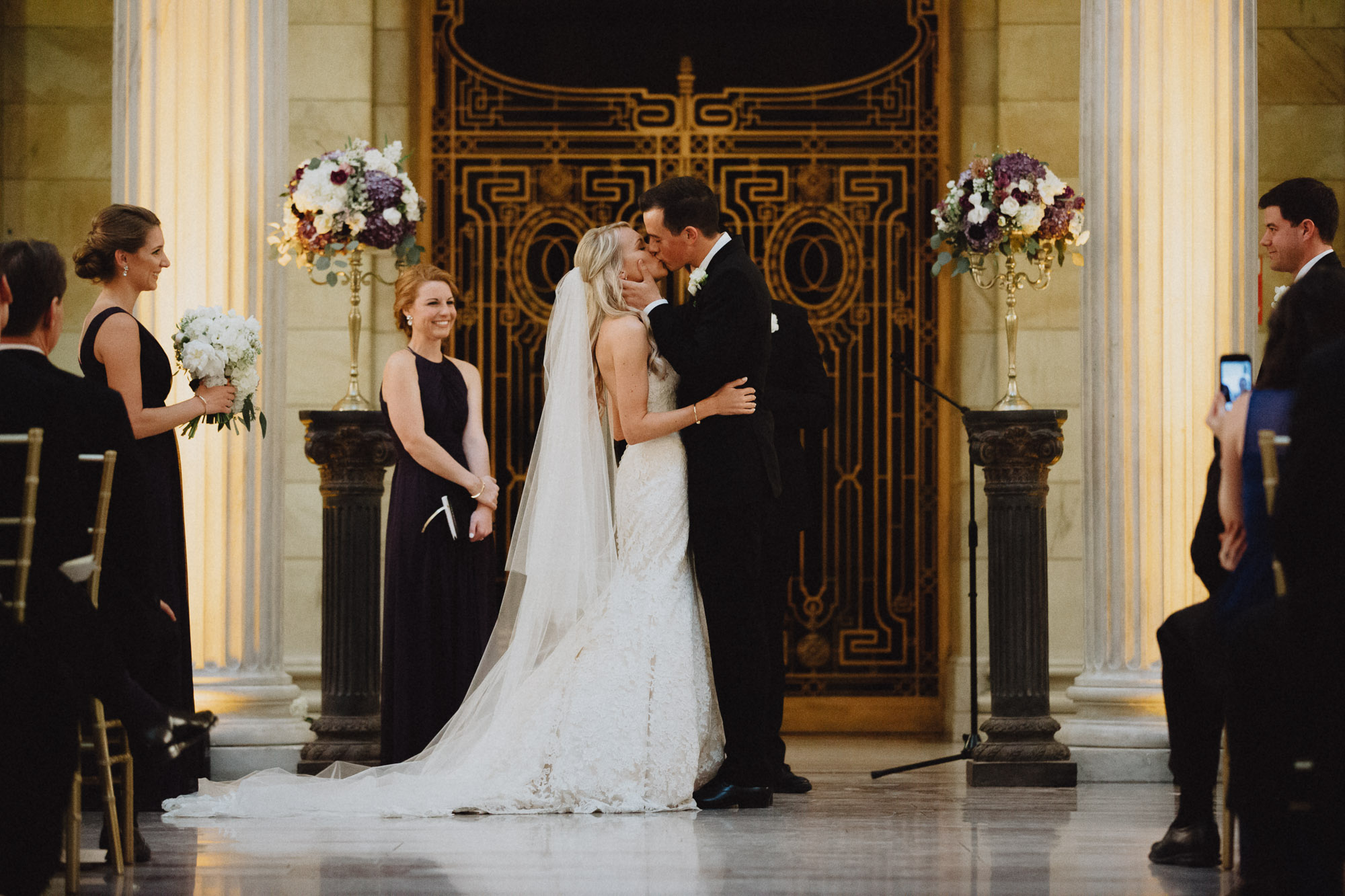 Alana-David-Cleveland-Old-Courthouse-Wedding-124@2x.jpg