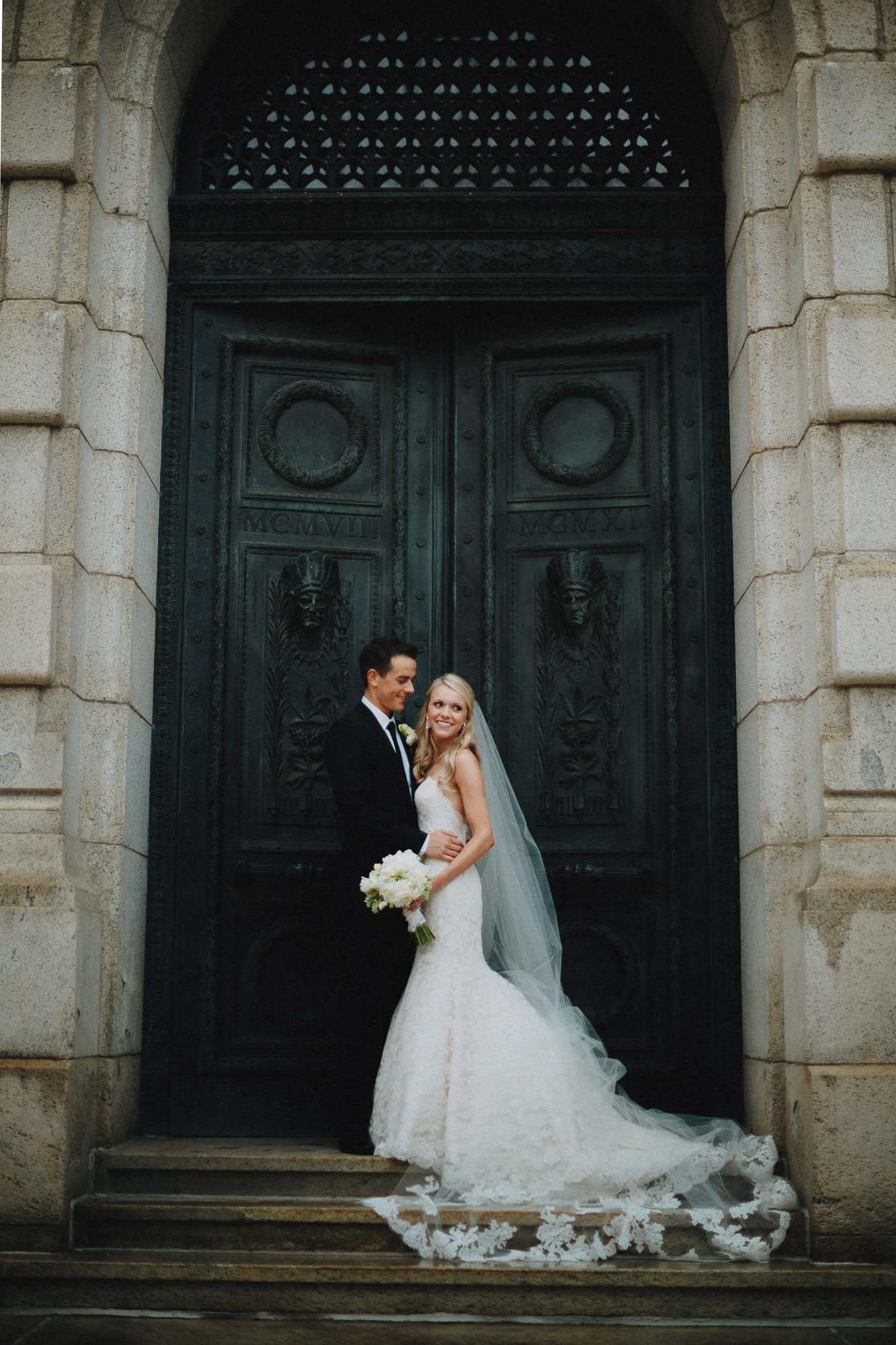 Alana-David-Cleveland-Old-Courthouse-Wedding-131@2x.jpg