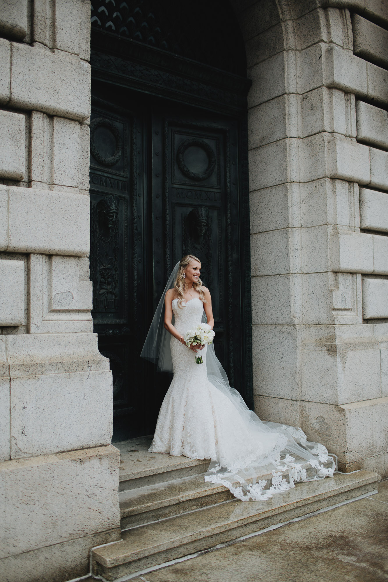 Alana-David-Cleveland-Old-Courthouse-Wedding-133@2x.jpg