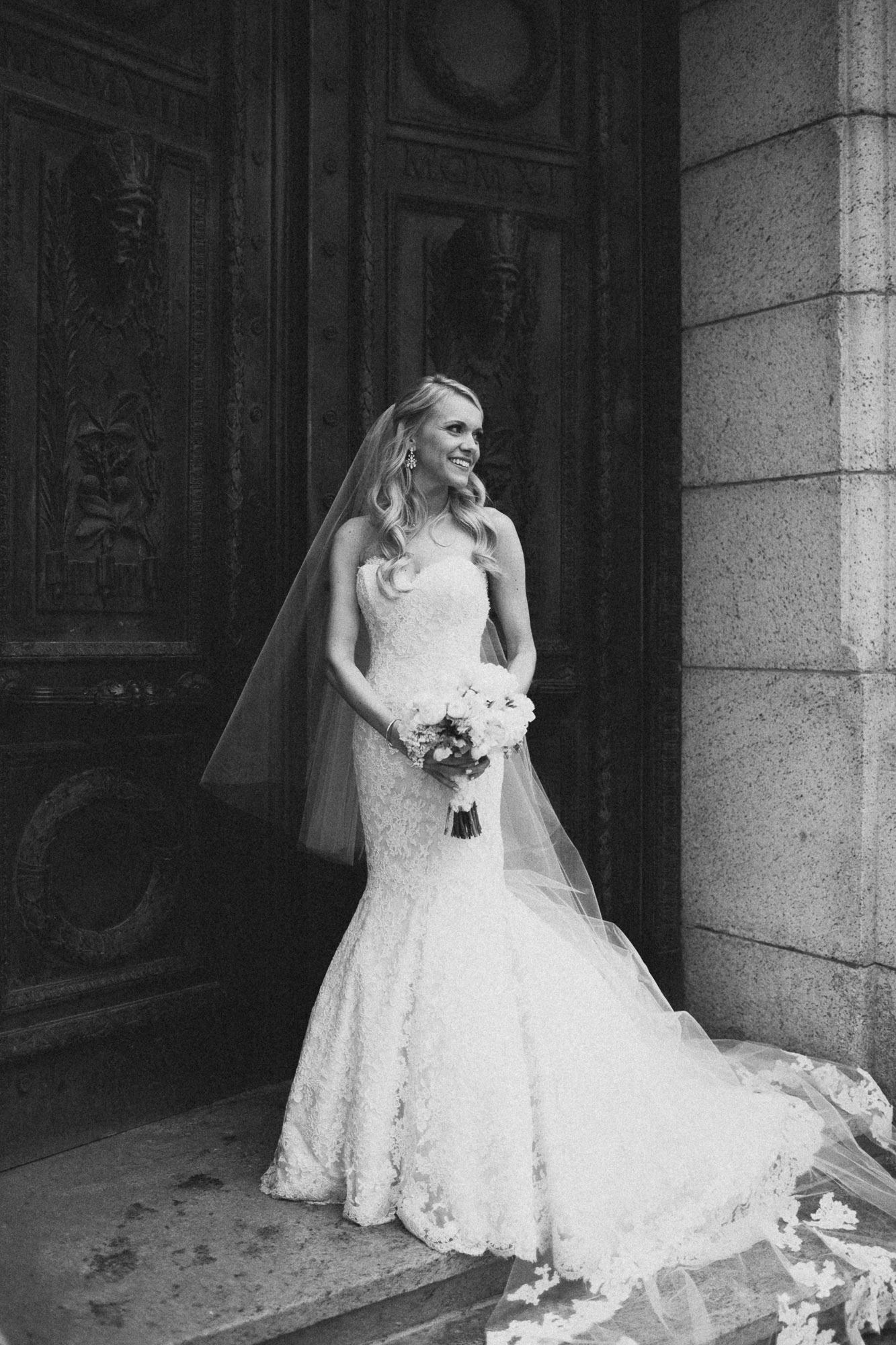 Alana-David-Cleveland-Old-Courthouse-Wedding-134@2x.jpg