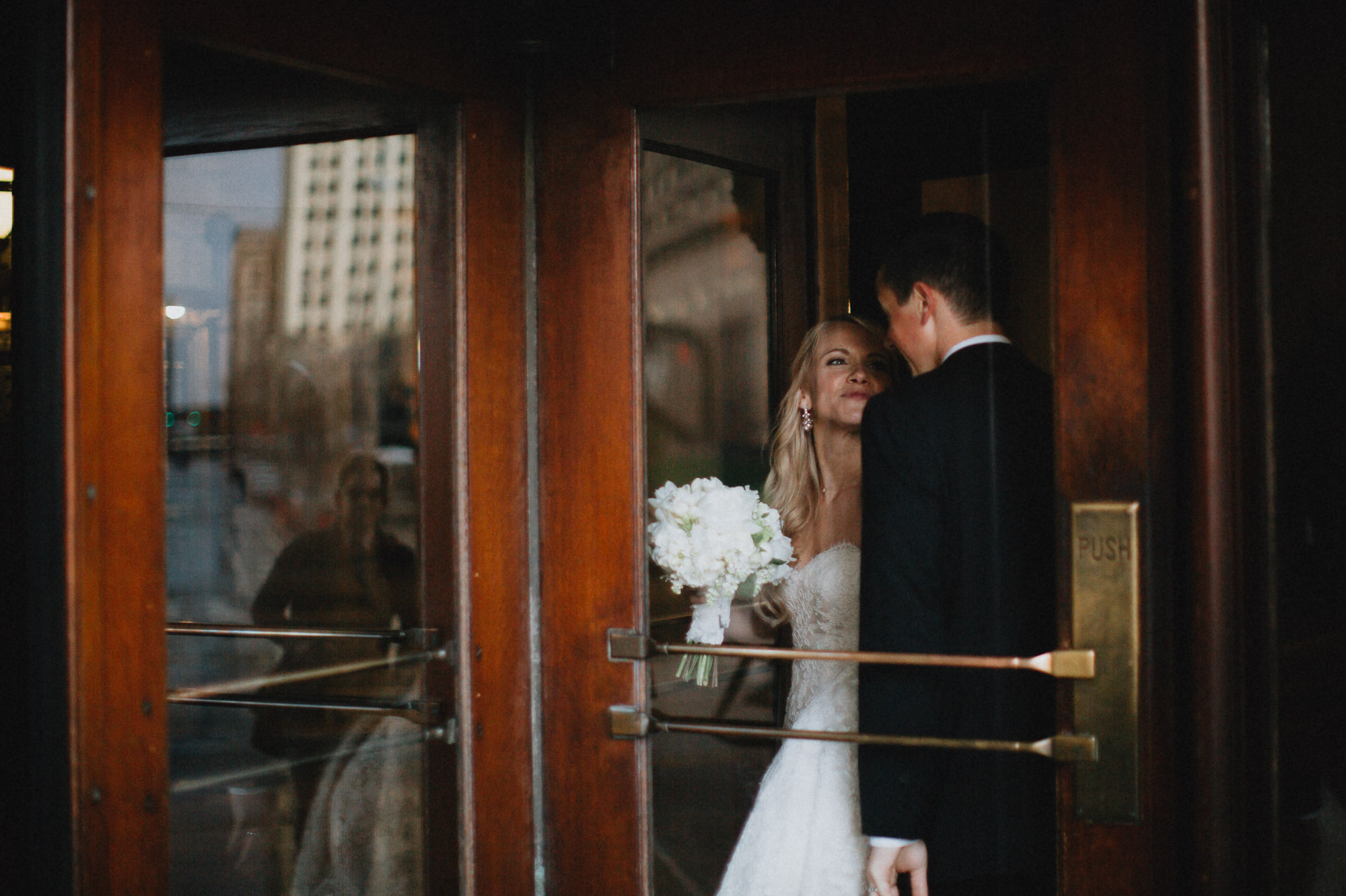 Alana-David-Cleveland-Old-Courthouse-Wedding-143@2x.jpg