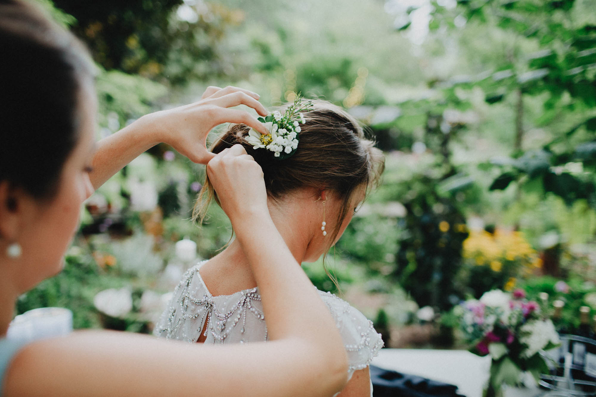 Leah-Graham-Michigan-Outdoor-DIY-Wedding-040@2x.jpg