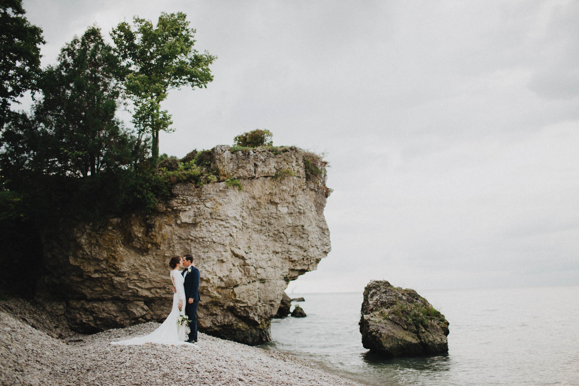 Lauren-Max-Northern-Ohio-Lake-Erie-Put-In-Bay-Wedding-072@2x.jpg