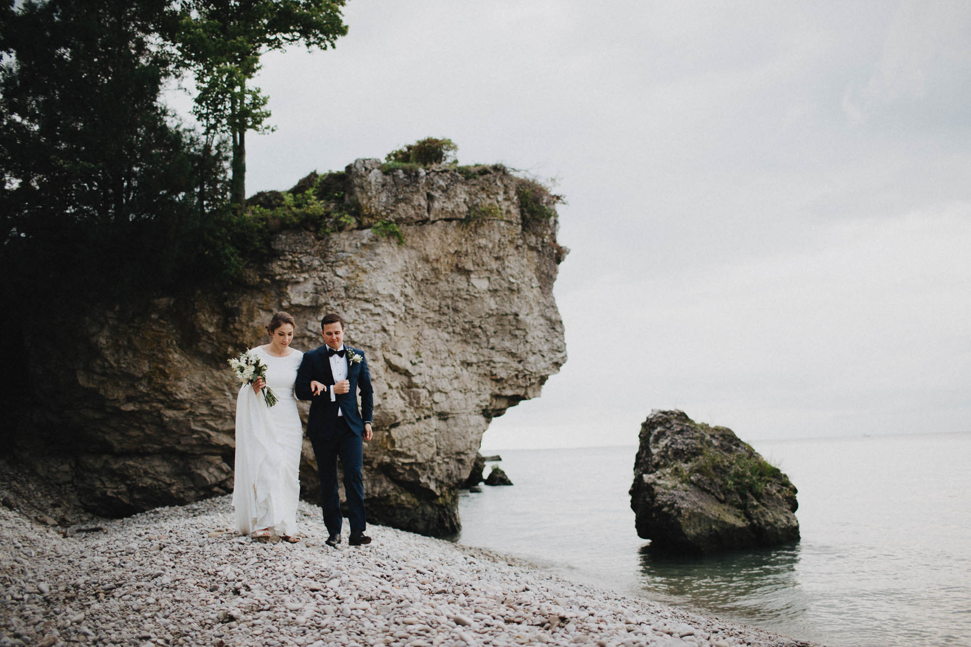Lauren-Max-Northern-Ohio-Lake-Erie-Put-In-Bay-Wedding-076@2x.jpg