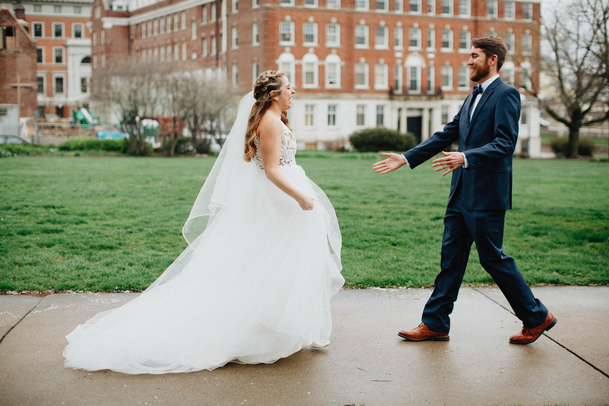 Sara-Tyler-Cincinnati-Wedding-Rhinegeist-Brewery-029.jpg