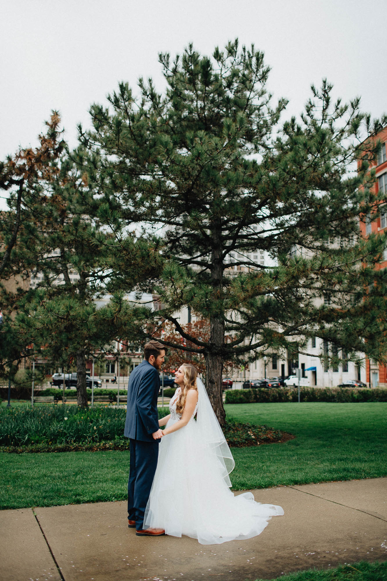 Sara-Tyler-Cincinnati-Wedding-Rhinegeist-Brewery-034.jpg