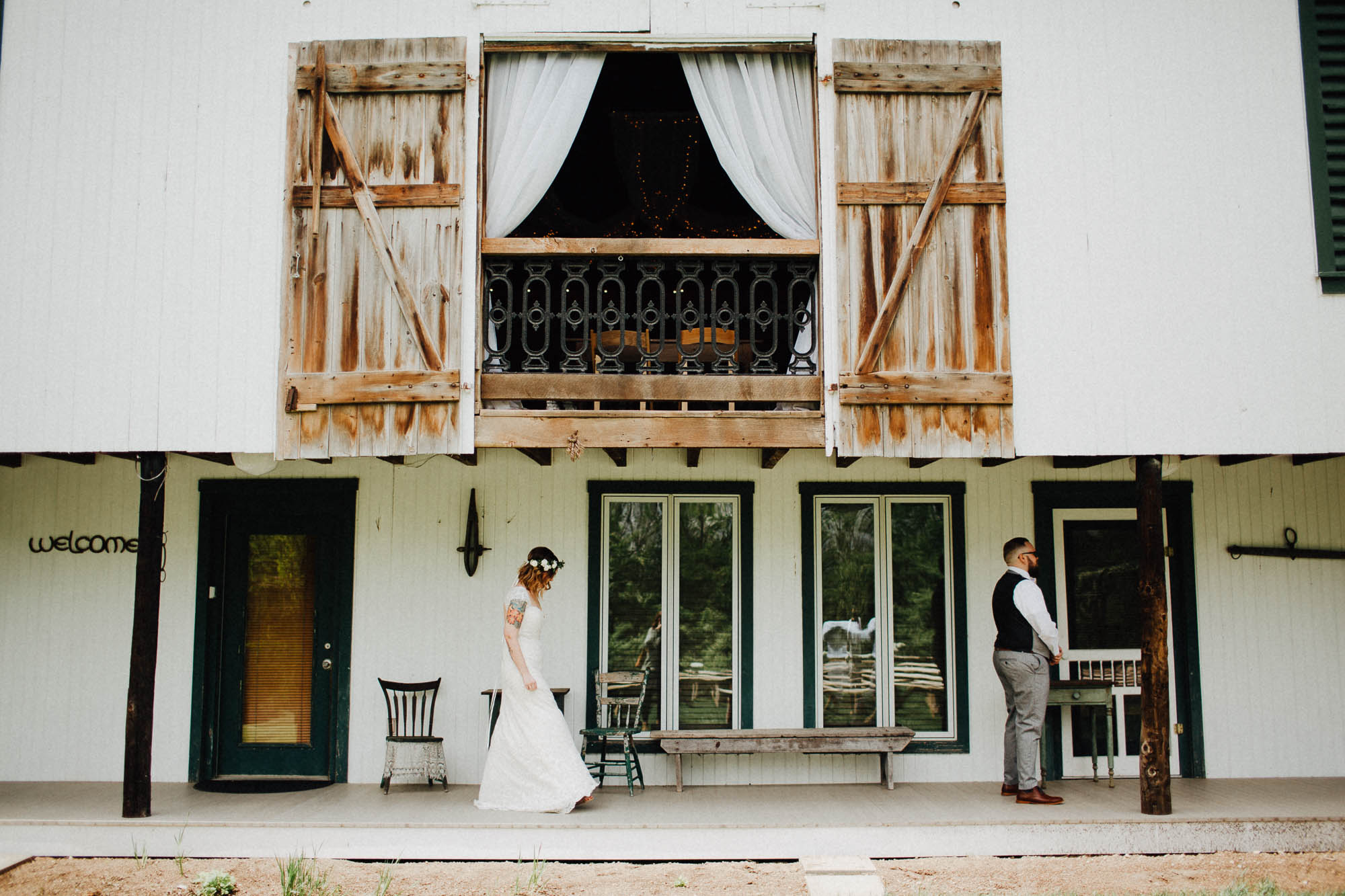 Jessi-Jake-The-Brauns-Ohio-Barn-B&B-Wedding-018@2x.jpg