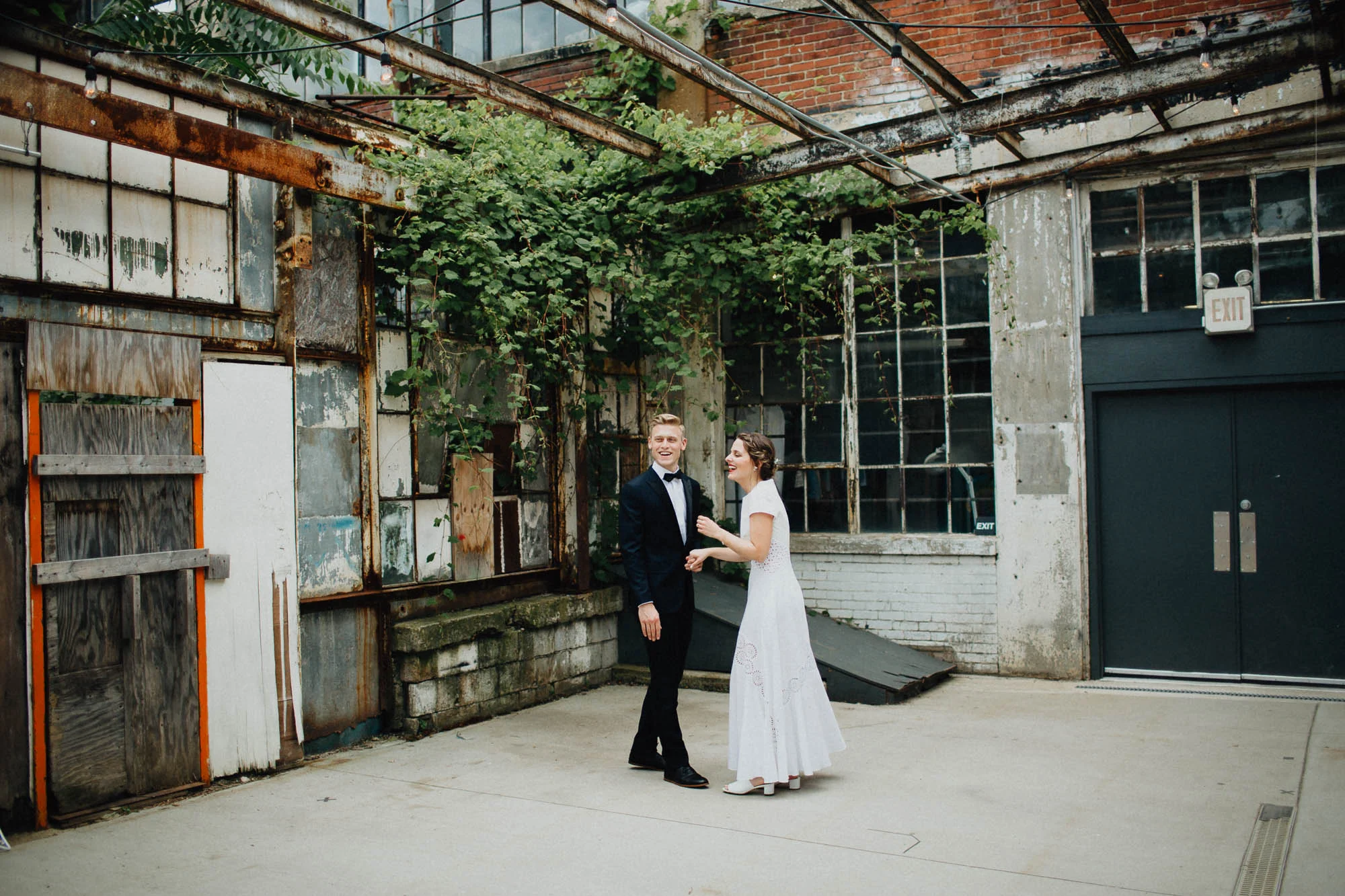 Anna-Brian-Strongwater-Columbus-Ohio-Urban-Modern-Wedding-015.jpg