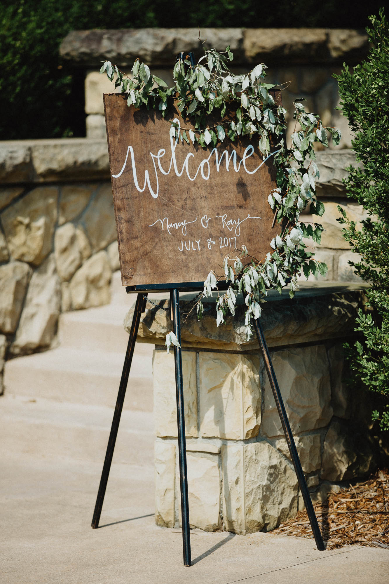 DIY Welcome Sign at an Outdoor Wedding